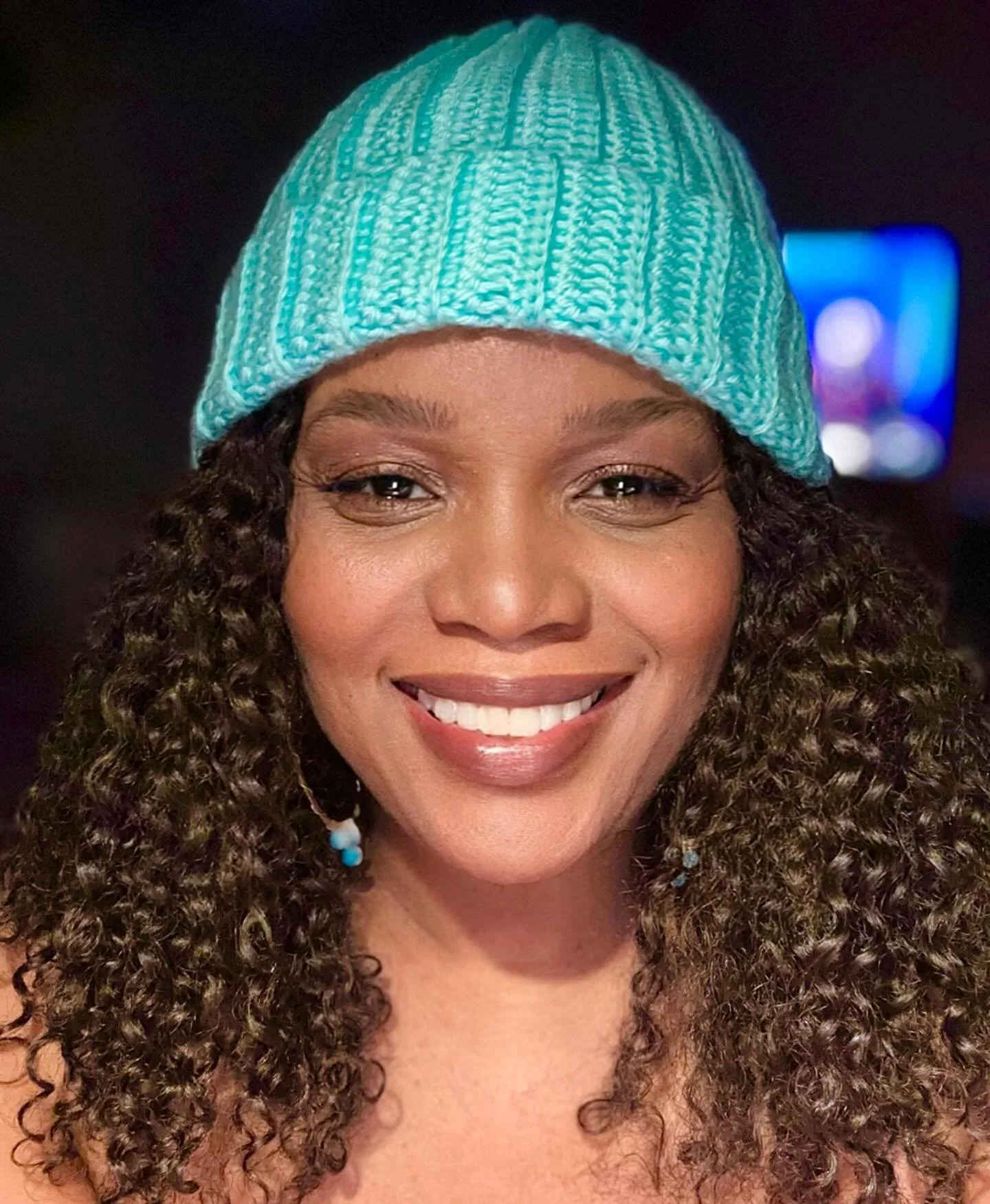 Just finished this beanie and I am in love with how it turned out. The earrings in the are from @reewired and they actually inspired this color. Thank you for handcrafting such beautiful pieces 😍.

I am committed to using my creativity, which has be