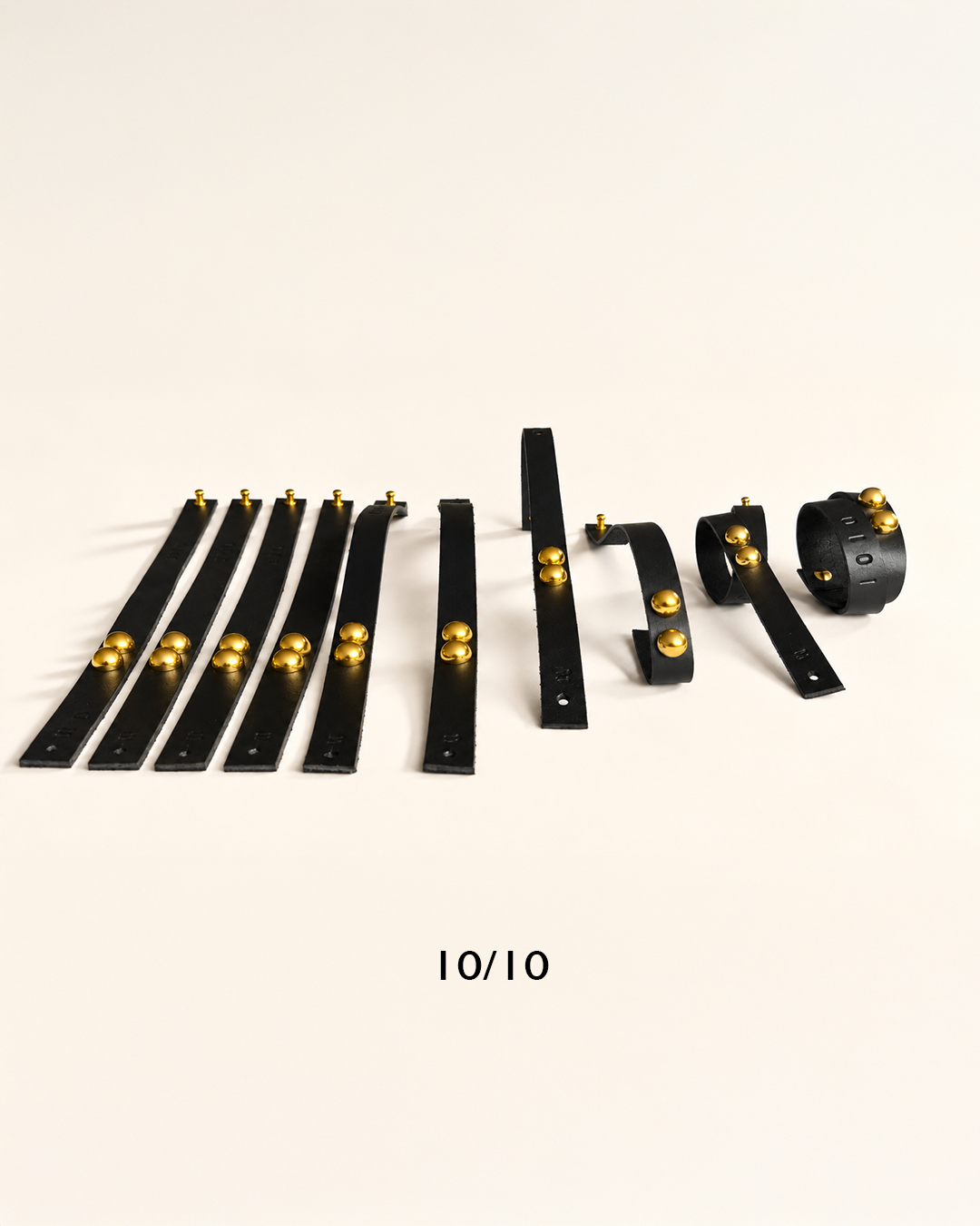 10 armband ska tappas bort - hittar du ett, är det ditt.