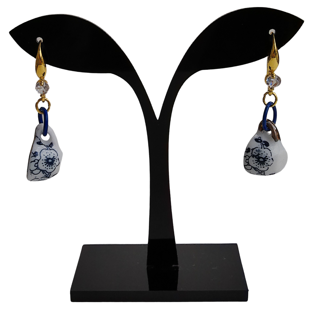 Teacup earrings☕ 3.png