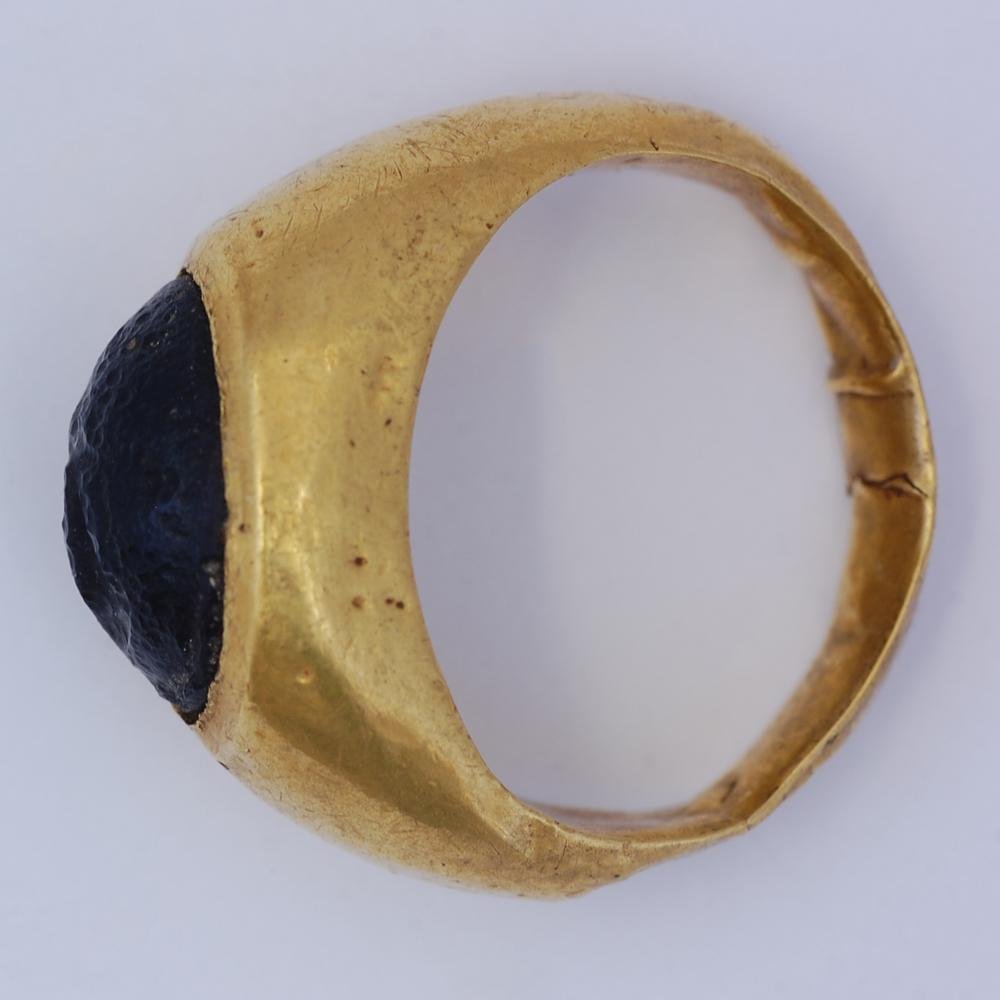 Gold finger-ring. Excavated at Stavros in June 1814 by Thomas Burgon. (350-250 BCE)