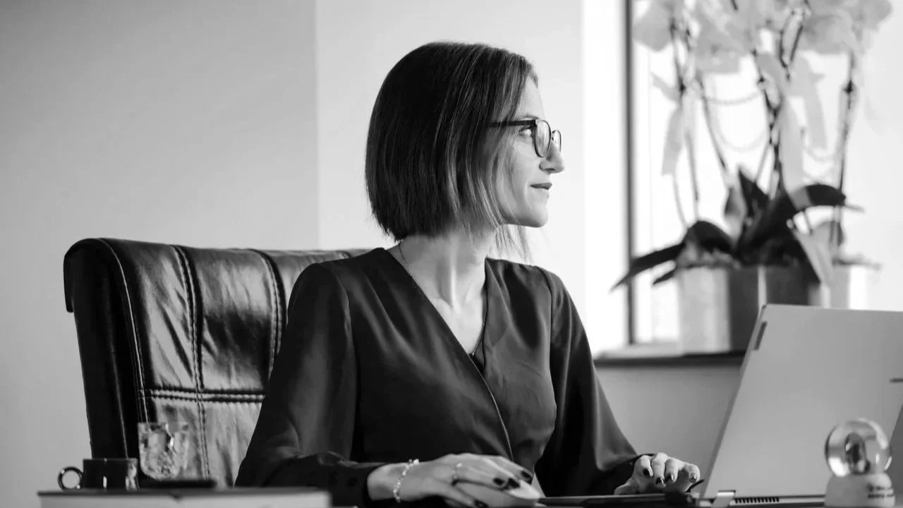 women at work reflecting maria christie hypnotherapy