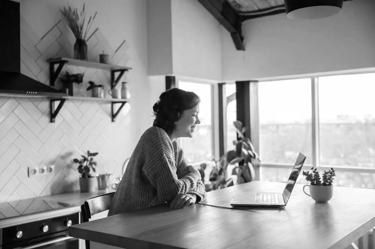 The Difference Between Talk Therapy and Hypnotherapy