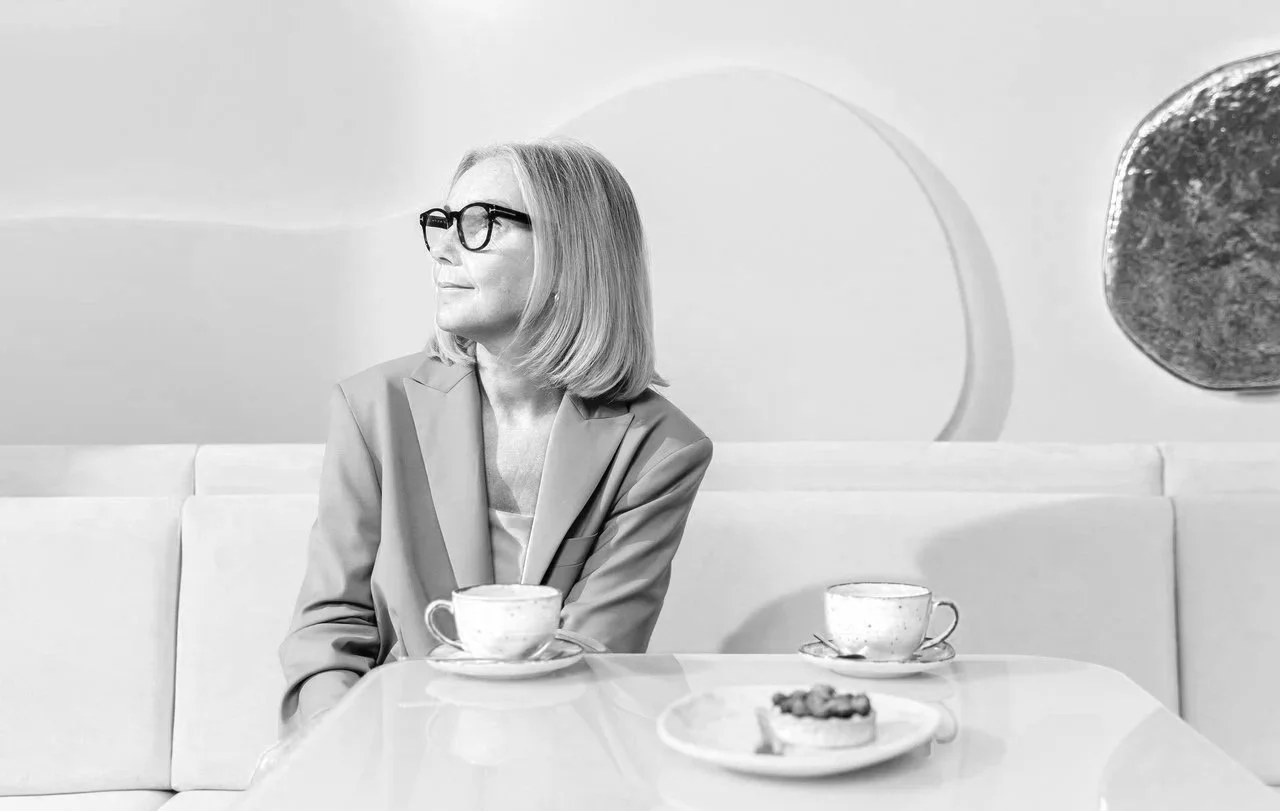 woman drinking coffee mariachristie