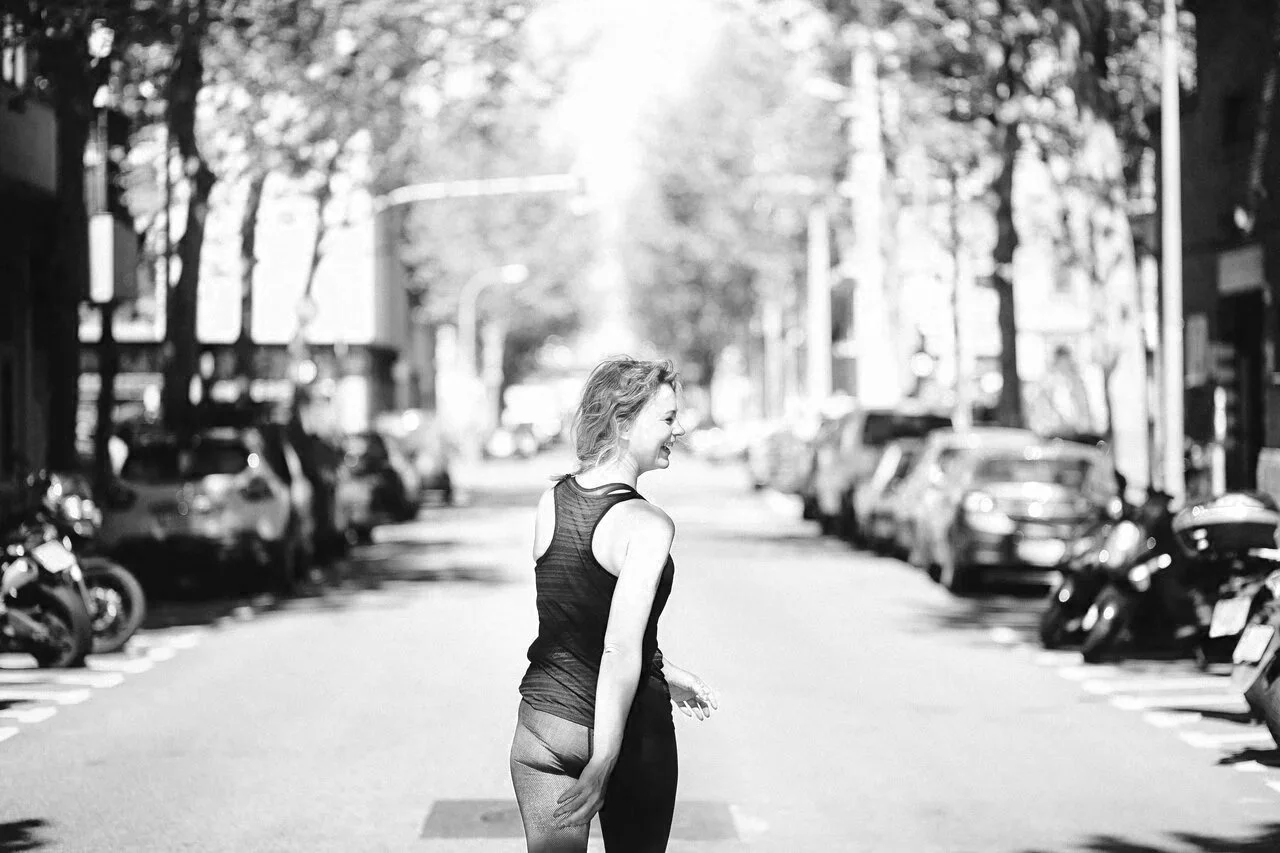 Woman exercising-mariachristie-hypnotherapy-body-image