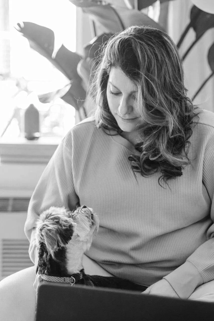 womanrelaxingwithherdog-mariachristie