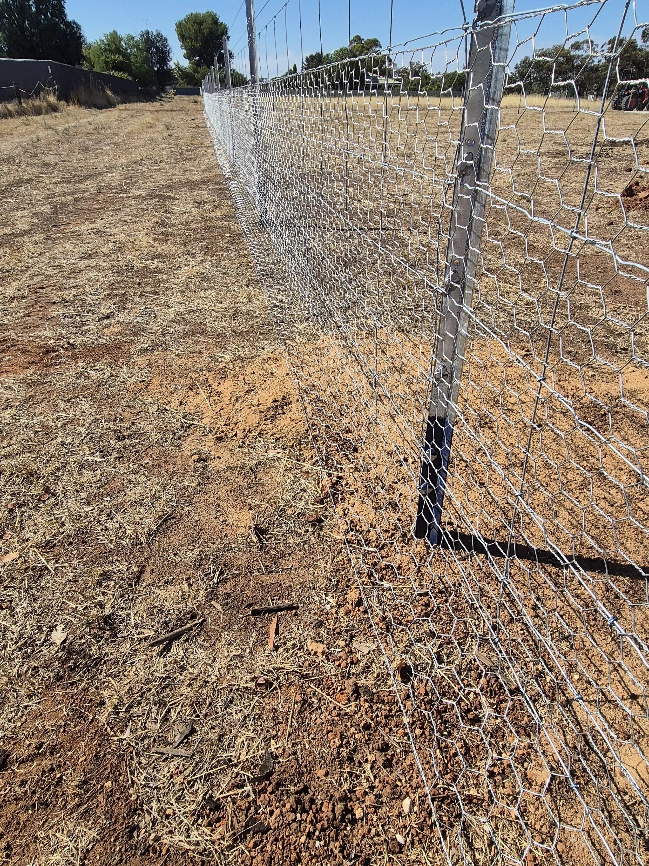 6In town house lot boundary farm fence .jpg