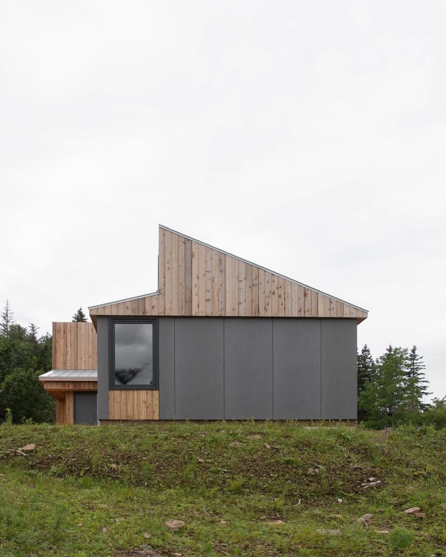 K&Oslash;L Zinc | Private Residence | Cape Breton NS | beautiful project by designer @callumknolan. 
.
#kolfacade #keelarchitectural #architect #material #commercialconstruction #builder #facade #architecture #cladding #fibercement #buildingenvelope 