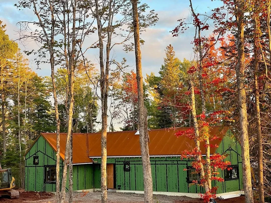 Repost from @willettarchitecture
&bull;
Nova Scotia is capping off an incredible leaf peeping season. The colours were on point and this Cor-ten roof really stepped up its game to match! Two months in and this patina is looking 👌! @ironbound.steel @