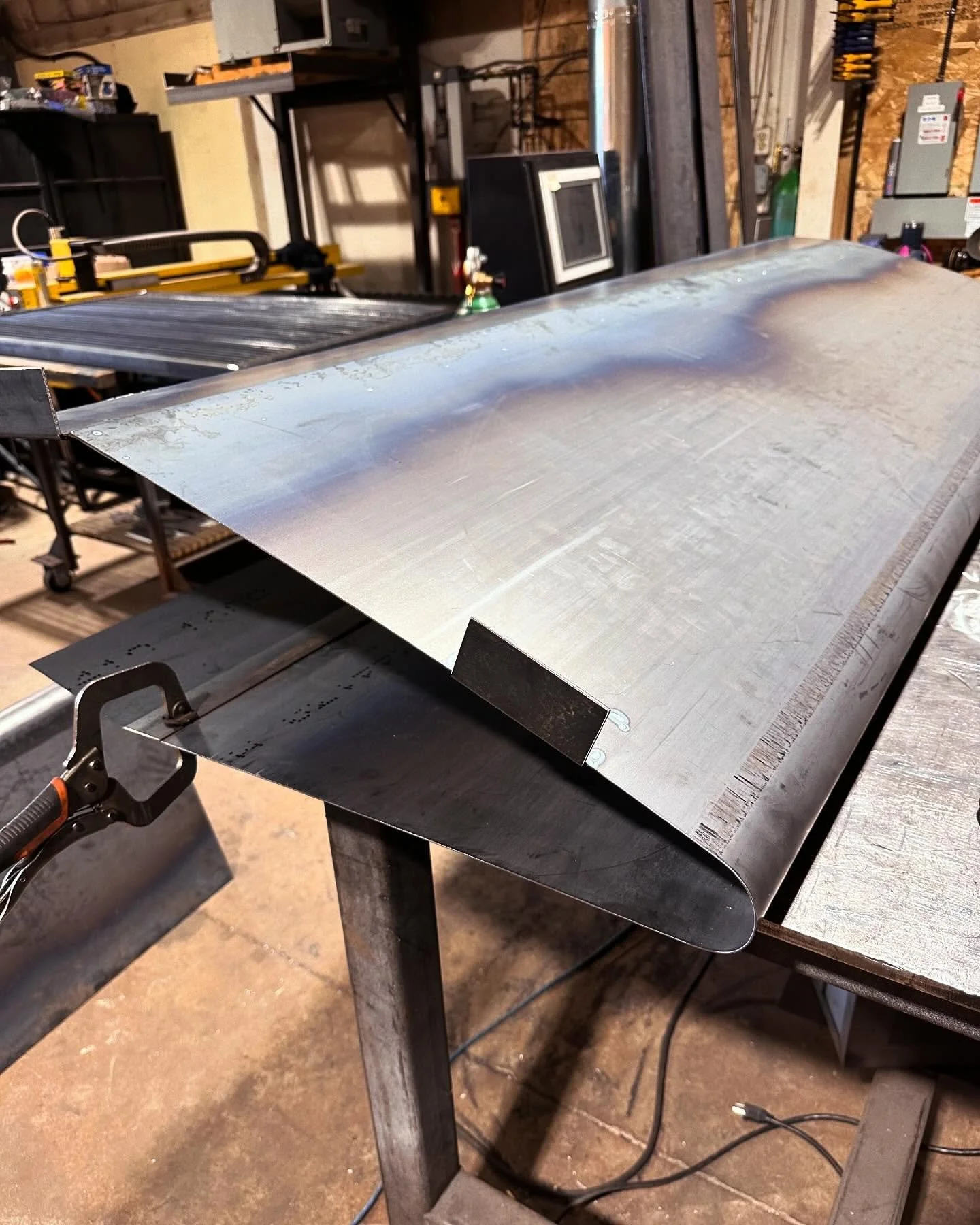 Harding | Michael Goorevich Architects | Nashville | Custom weathering steel &ldquo;fins&rdquo; and gate. Fabrication by @urbanhandcraftns build by @wisdomconstructiontn 
.
.
.
#ironboundsteel #architecture #corten #weatheringsteel #construction #des