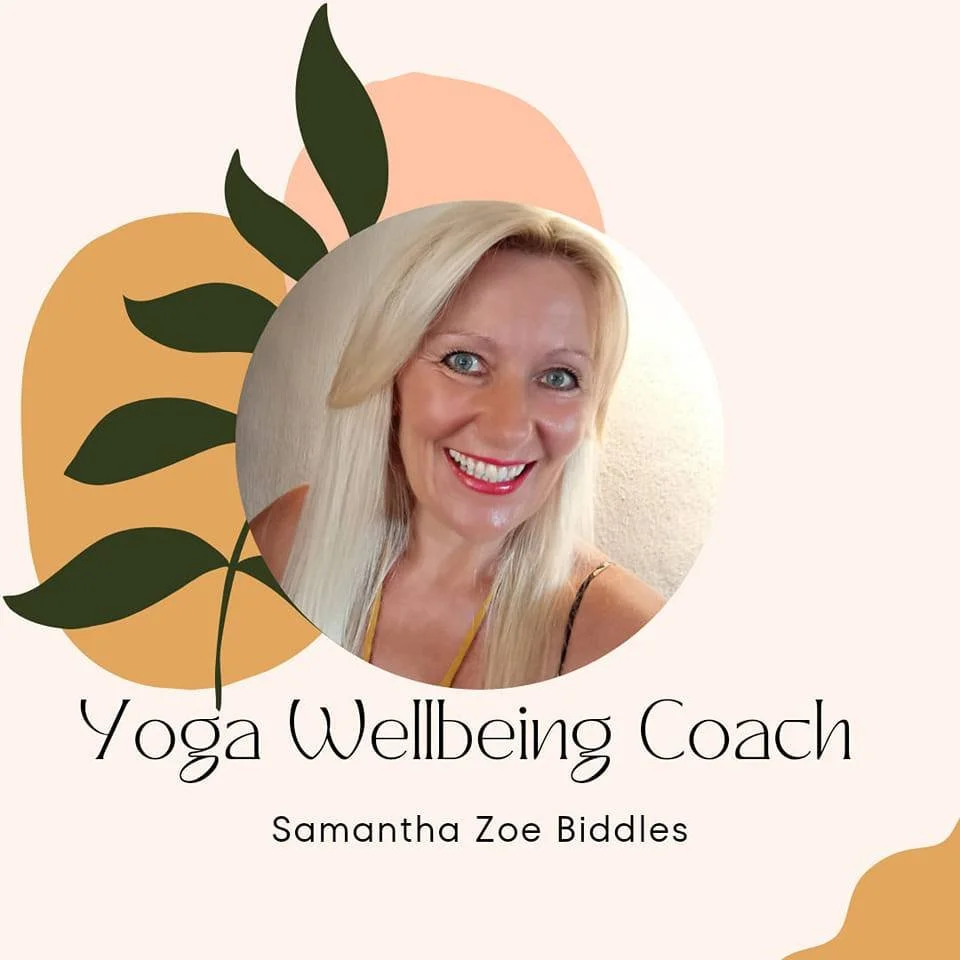 Basic: 1 x live class per week + unlimited pre-recorded library → 30€/month | 79€/quarter