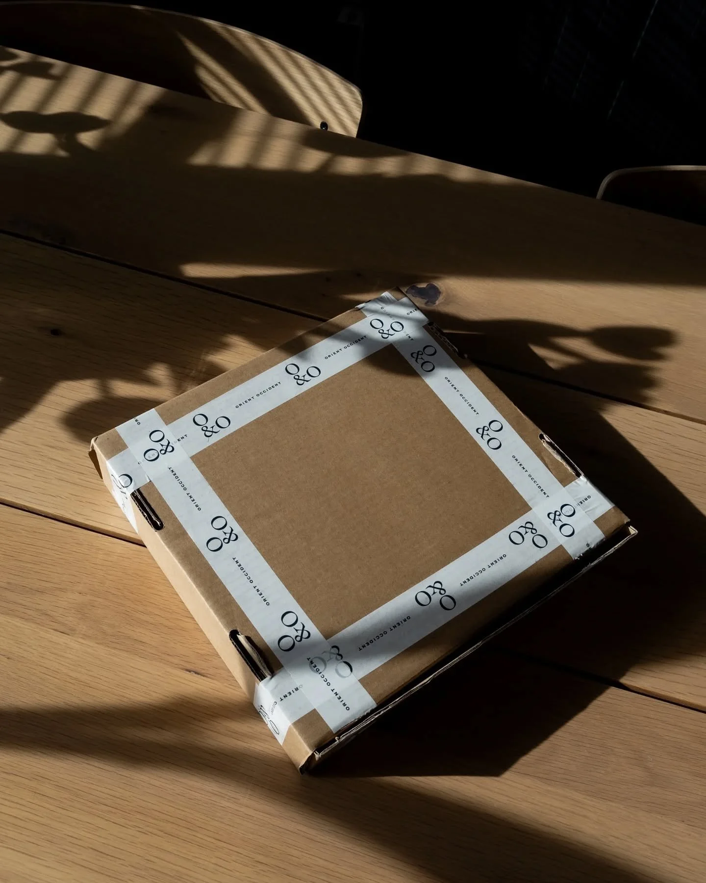 Deliveryy 👏

SynSisal, synteettist&auml; sisalmattoa. Econyl-kierr&auml;tyskuitua, mutta fiilinki kuin aidossa sisalissa. Pieness&auml; mallissa n&auml;kyy mukana kiiltoa, joka ei ehk&auml; isommalla pinnalla niin n&auml;y.

Aidot matskut on ehdotto