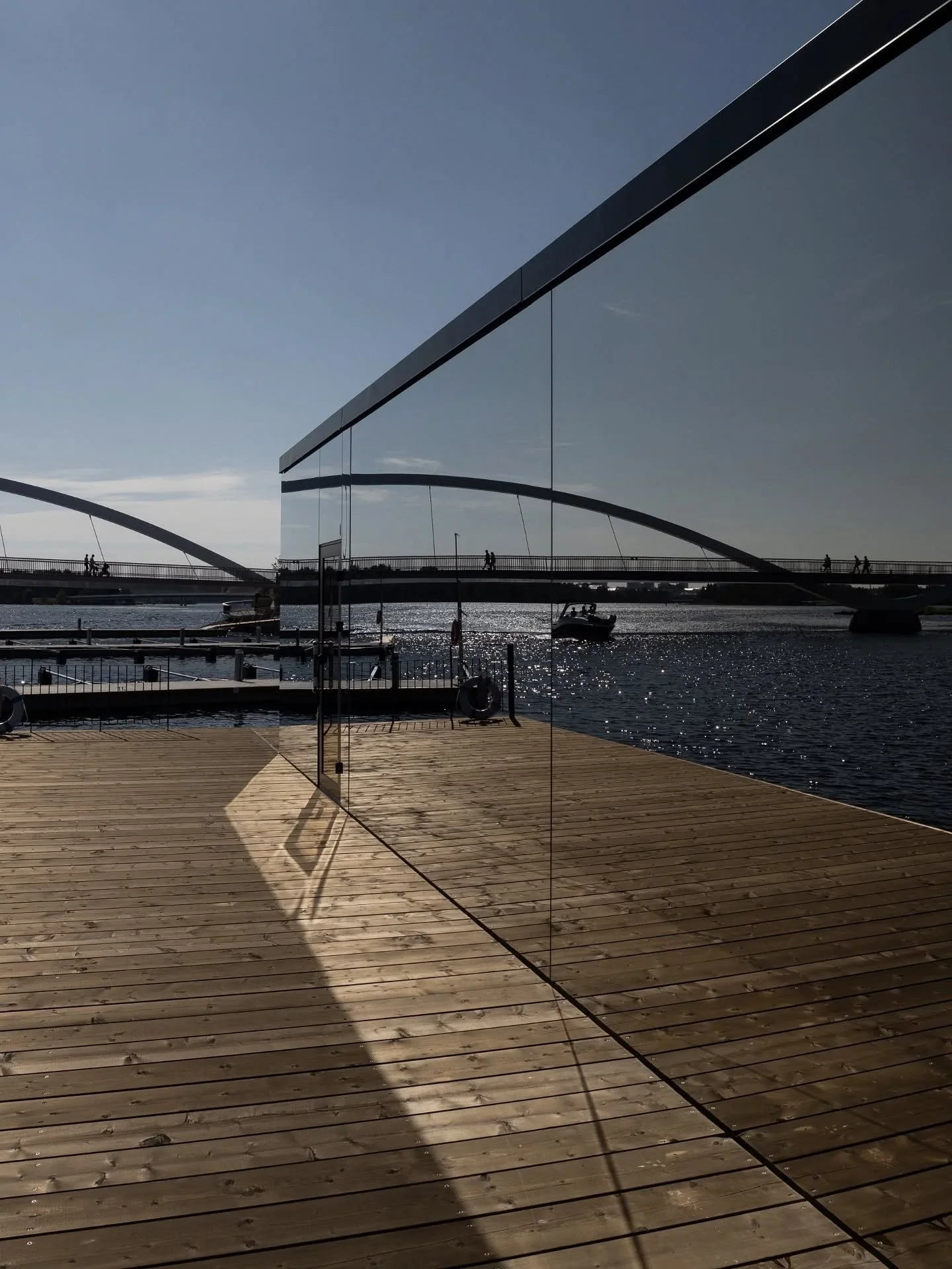 T&auml;m&auml;n vuoden Asuntomessujen ehdoton lempparikohde: kelluva Olosauna. 💋 Runkoratkaisu Hoisko CLT, rakennukset Olokoto Oy.

Maadoittava saunakulttuuri best.

#olosauna #asuntomessut2025