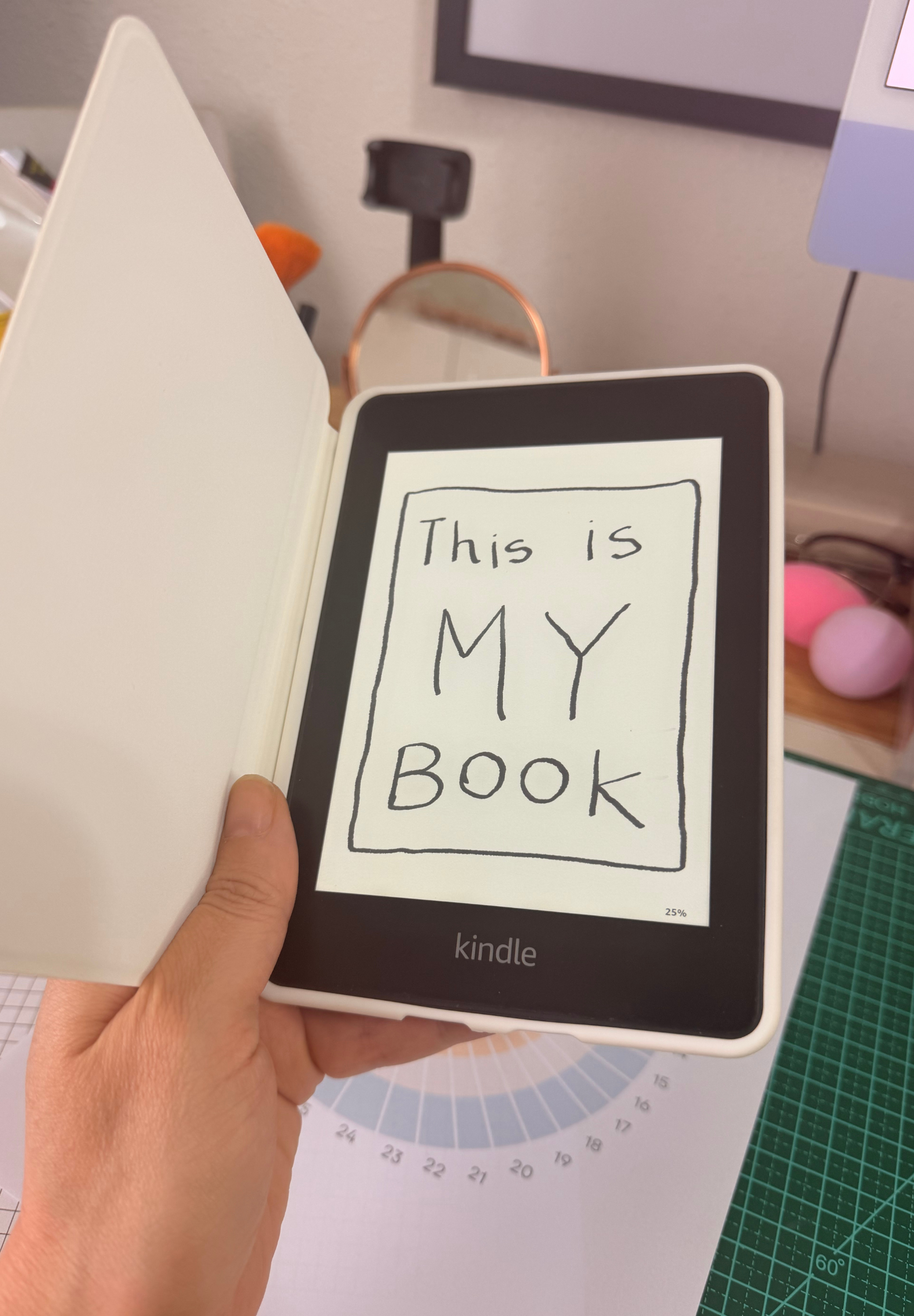 Kindle Lock Cover White.png