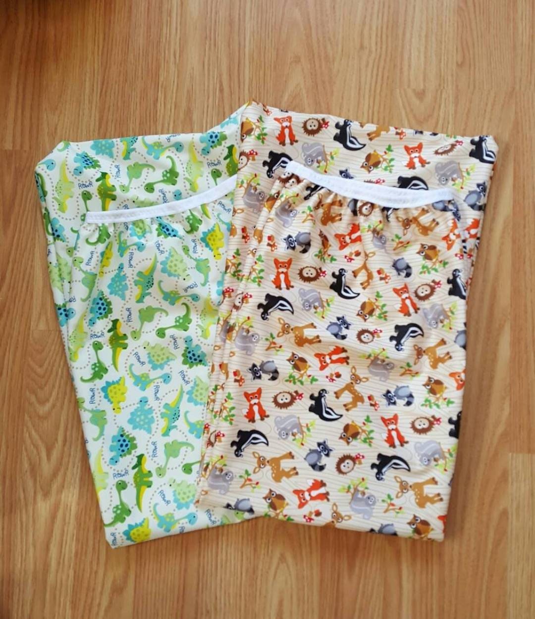 https://i.etsystatic.com/9950719/r/il/4f3172/1720990231/il_fullxfull.1720990231_gytx.jpg
