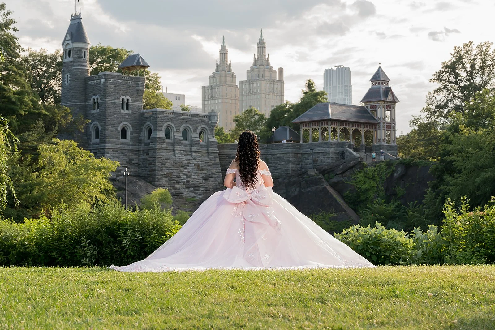 sweet-sexteen-photoshoot-pink-dress-Belvedere-Castle-central-park-moxyreels.jpg