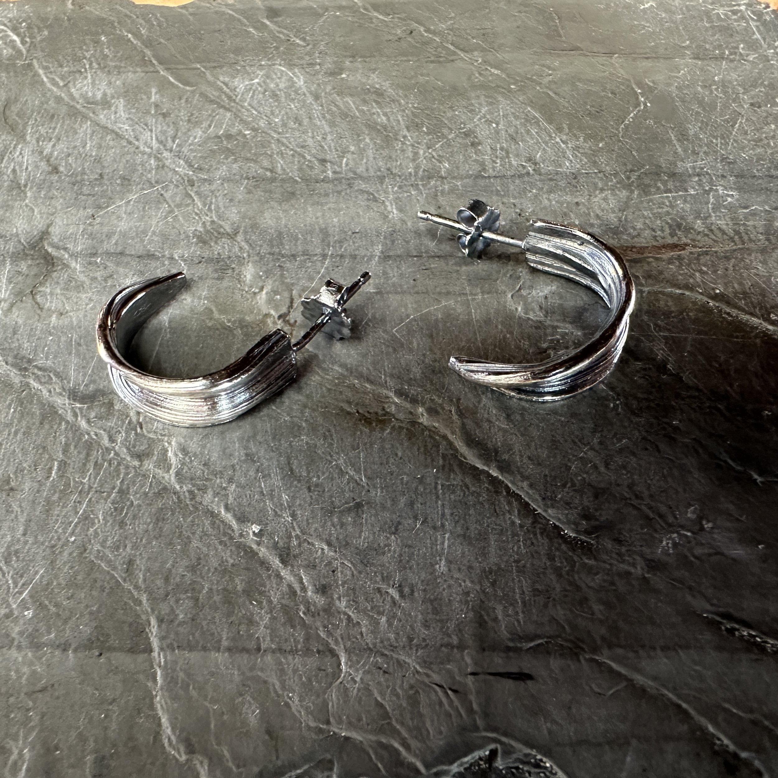 Mitsuro Hikime Half Hoop Studs