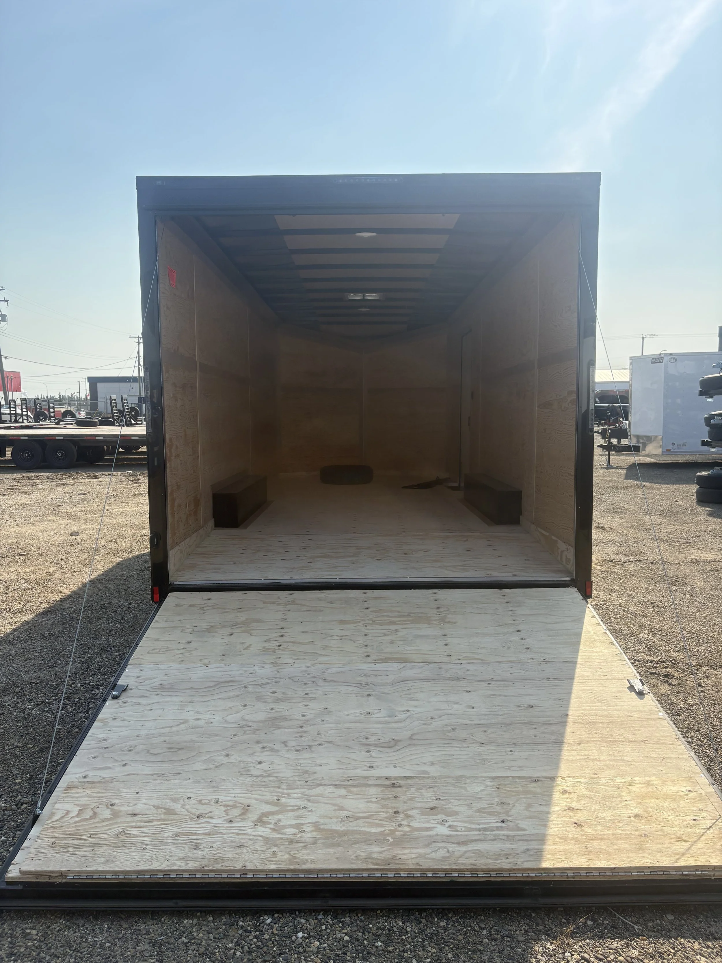 806932_Cargo_Mate_Enclosed_Trailer_Inside.jpeg