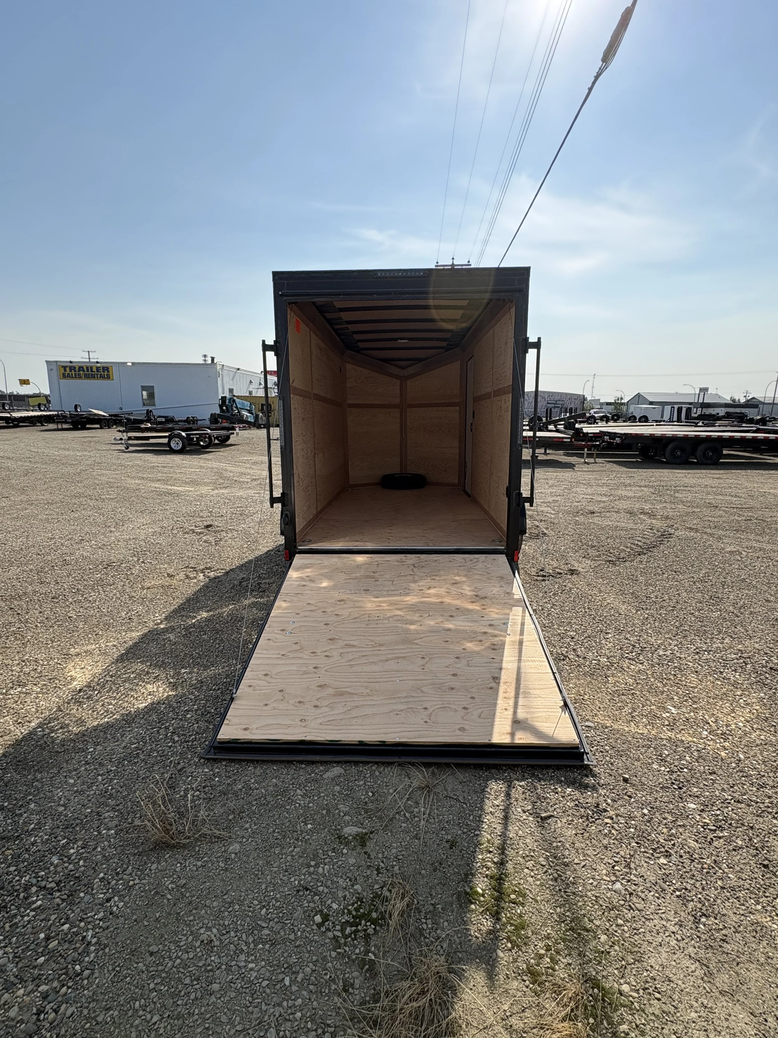 804819_Cargo_Mate_Enclosed_Back_Inside.jpeg