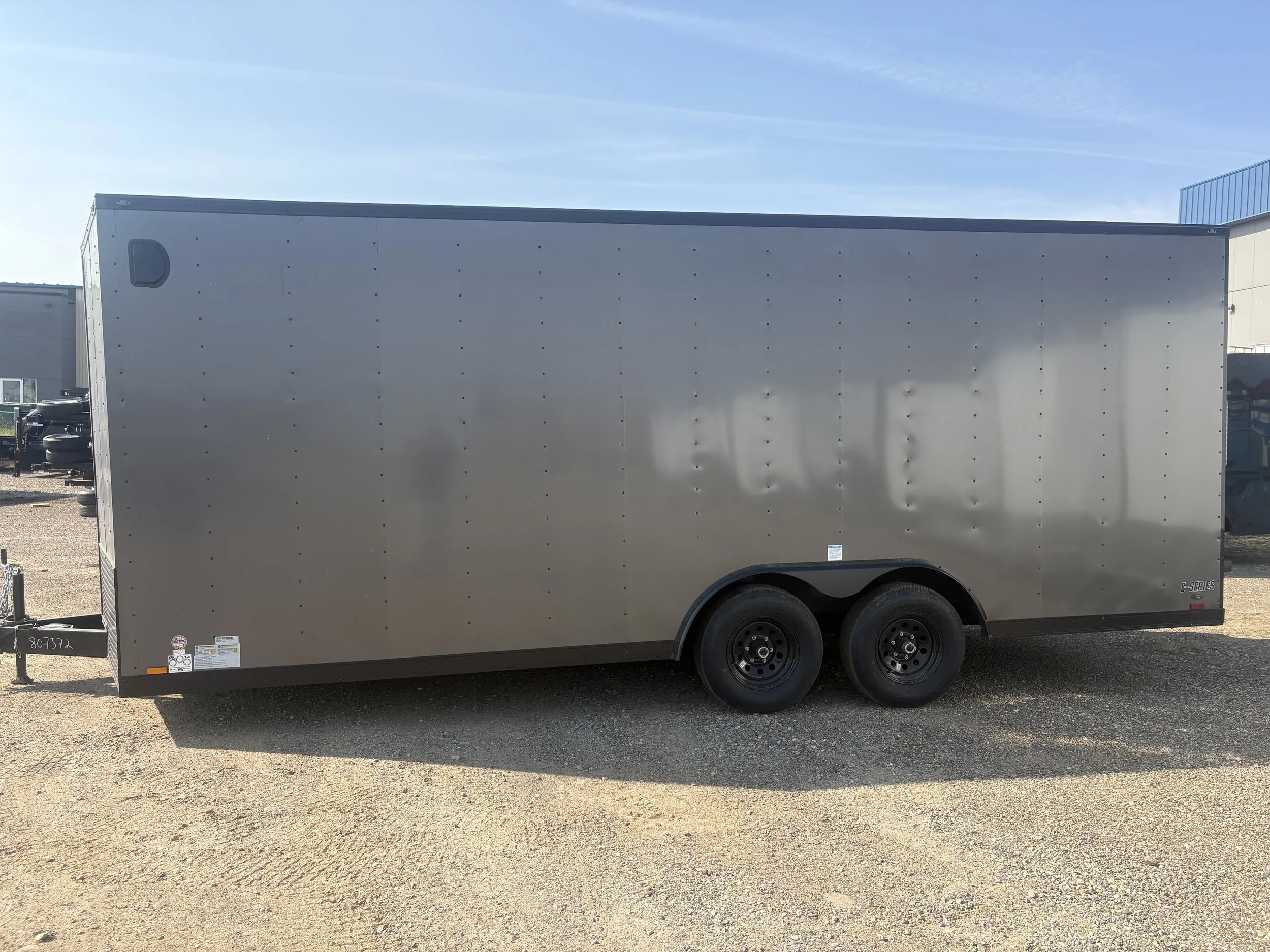 807372_Cargo_Mate_Enclosed_Trailer_Right_Side.jpeg