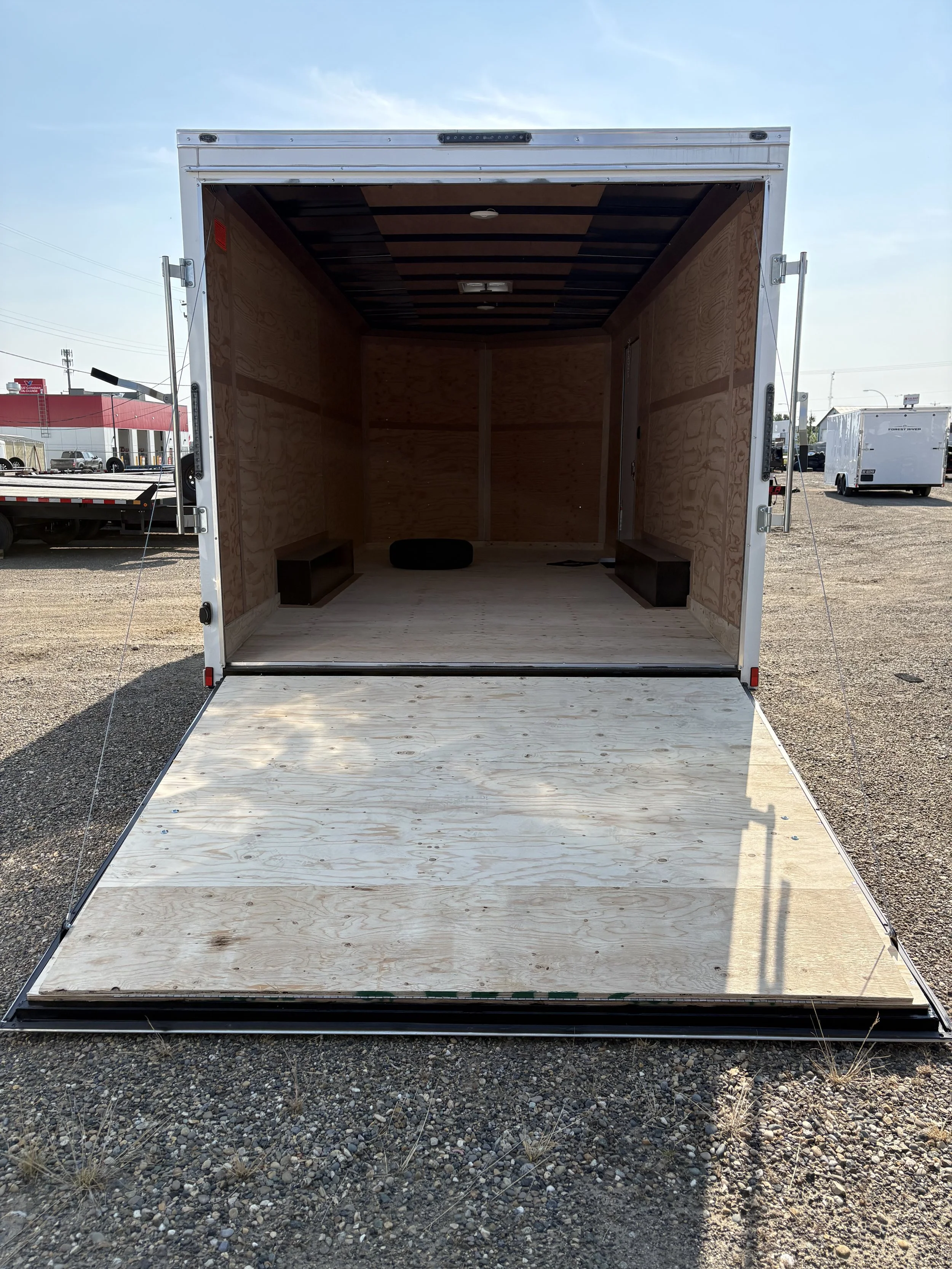 806927_Cargo_Mate_Enclosed_Inside.jpeg