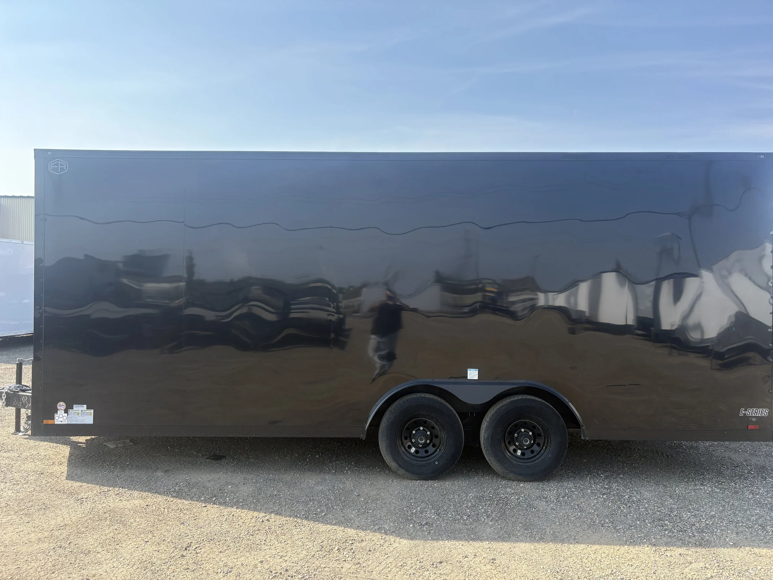 806932_Cargo_Mate_Enclosed_Trailer_Right_Side.jpeg