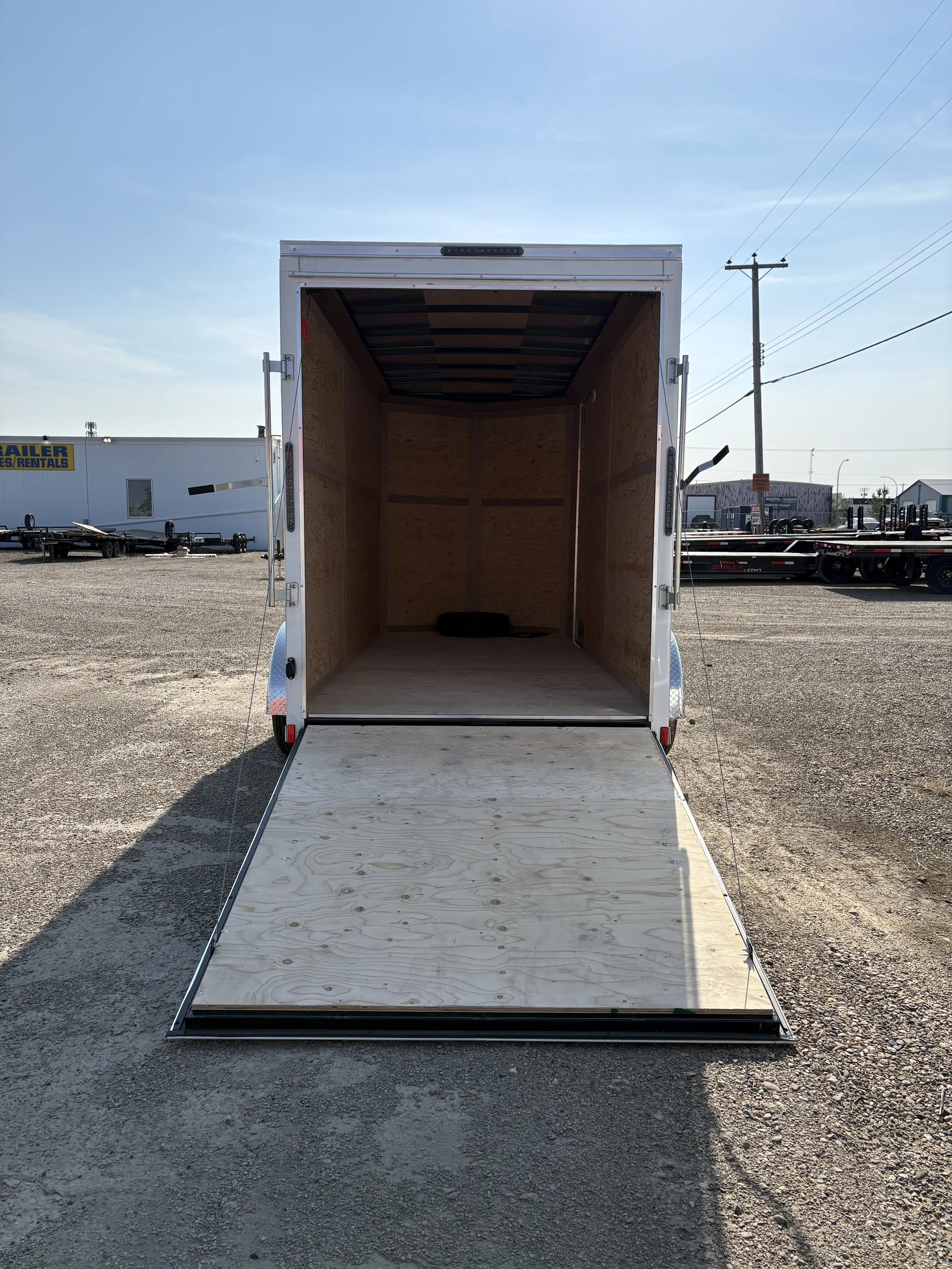 806912_Cargo_Mate_Enclosed_Inside.jpeg