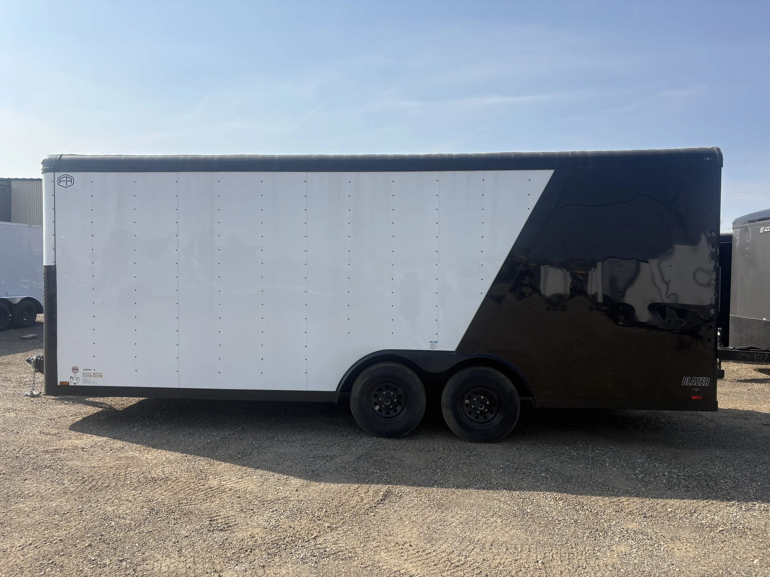 806906_Cargo_Mate_Enclosed_Right_Side.jpeg