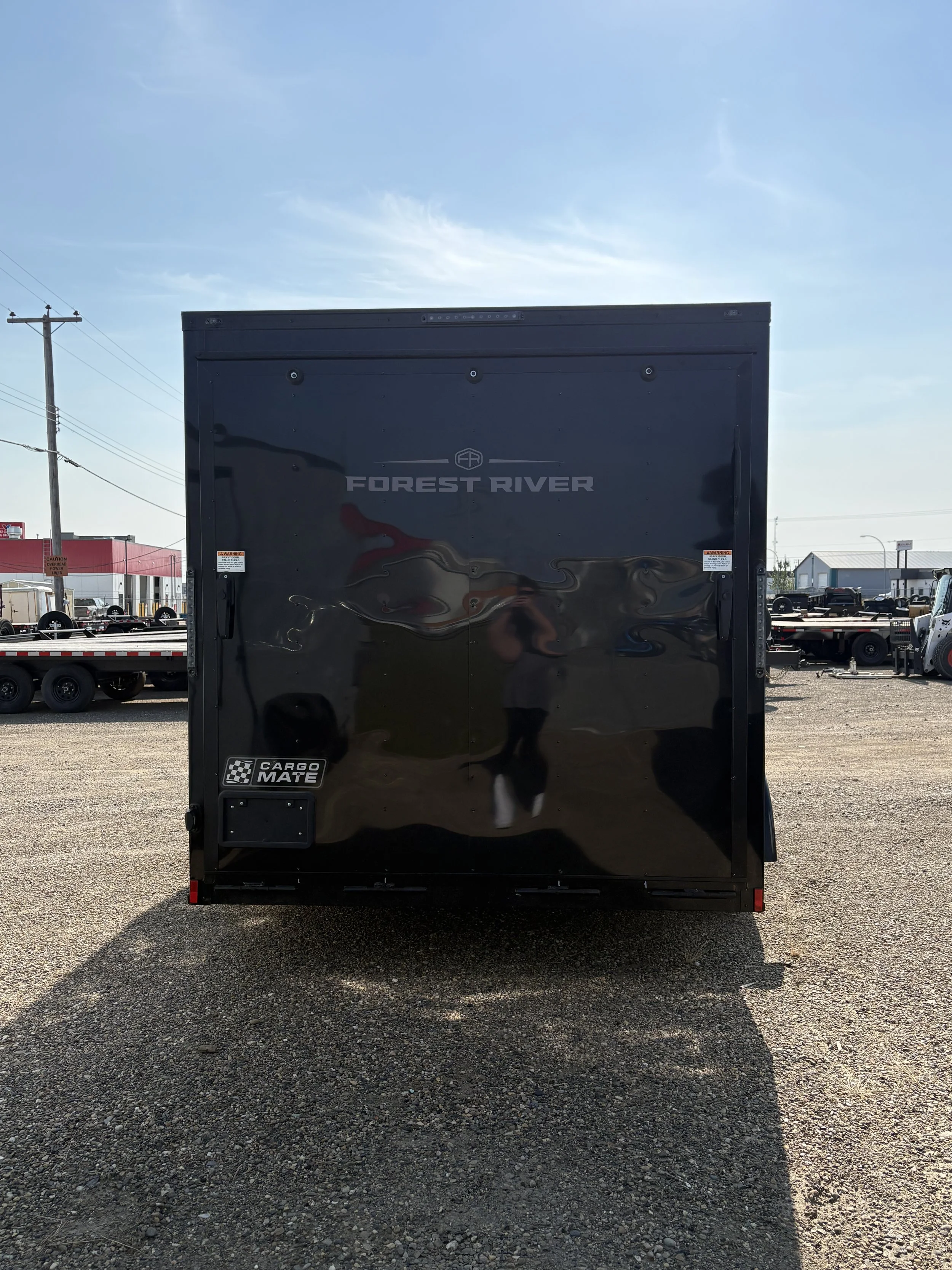 806918_Cargo_Mate_Enclosed_Back_Side.jpeg
