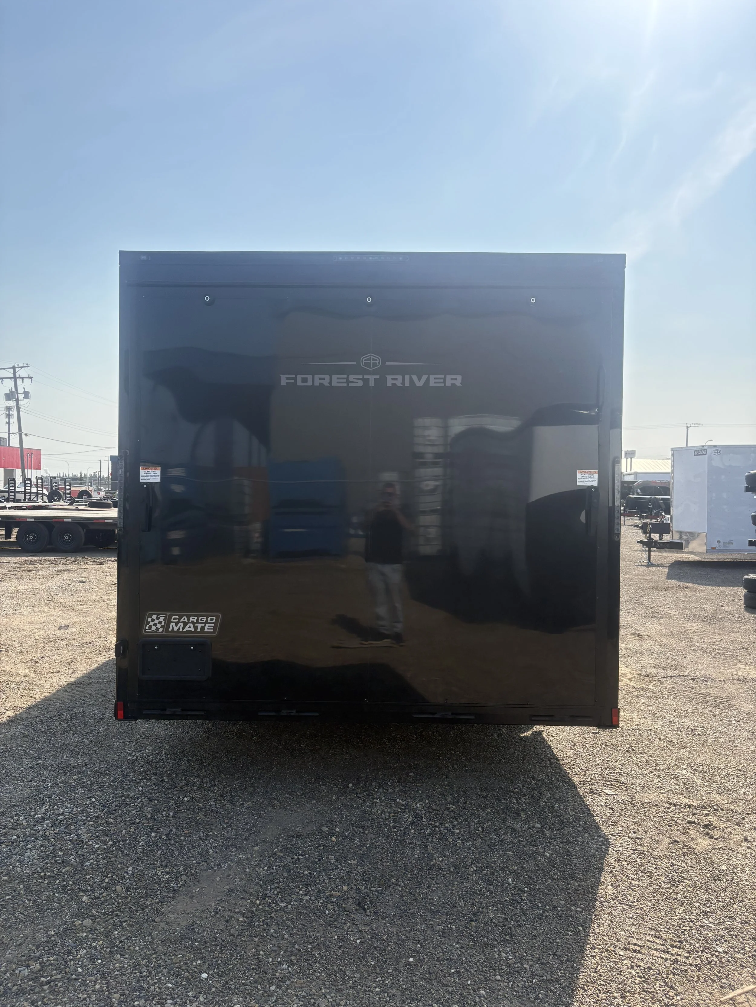 806932_Cargo_Mate_Enclosed_Trailer_Back_Side.jpeg