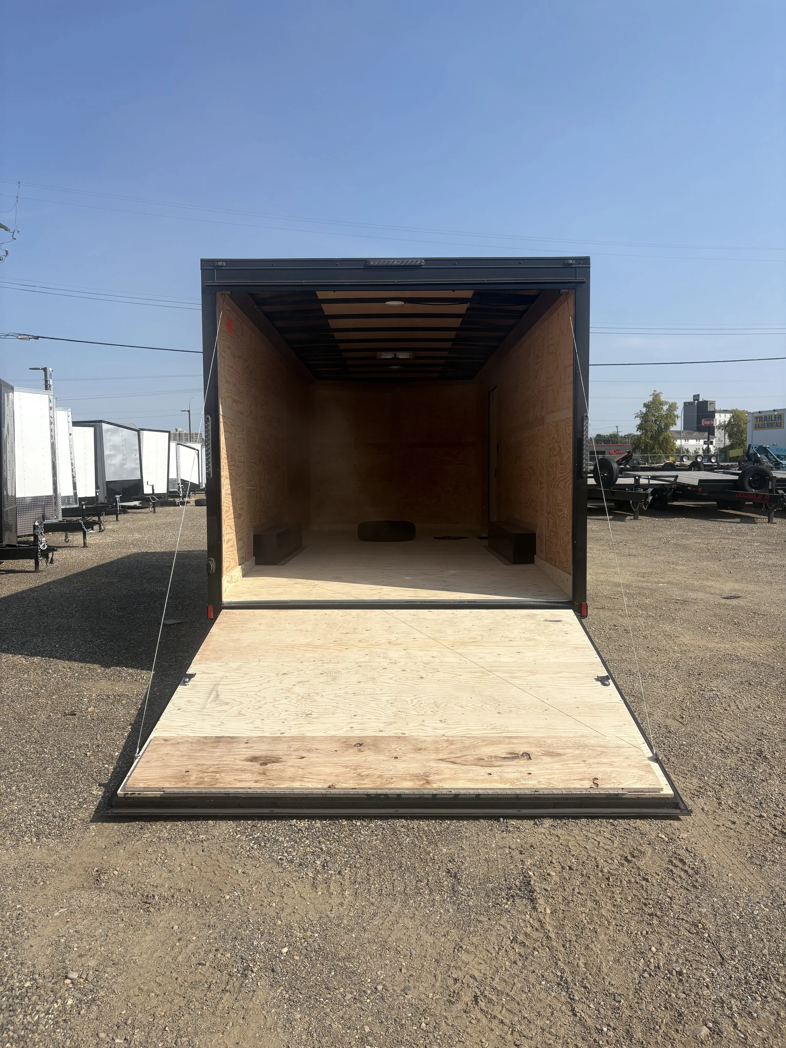 807407_Cargo_Mate_Enclosed_Inside.jpeg