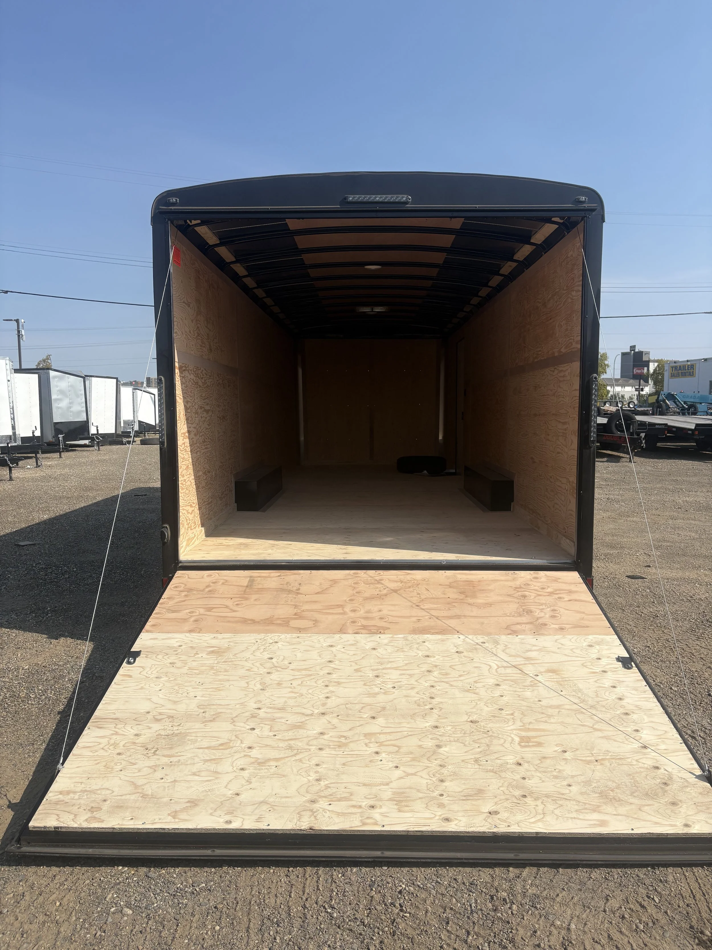 806907_Cargo_Mate_Enclosed_Inside.jpeg