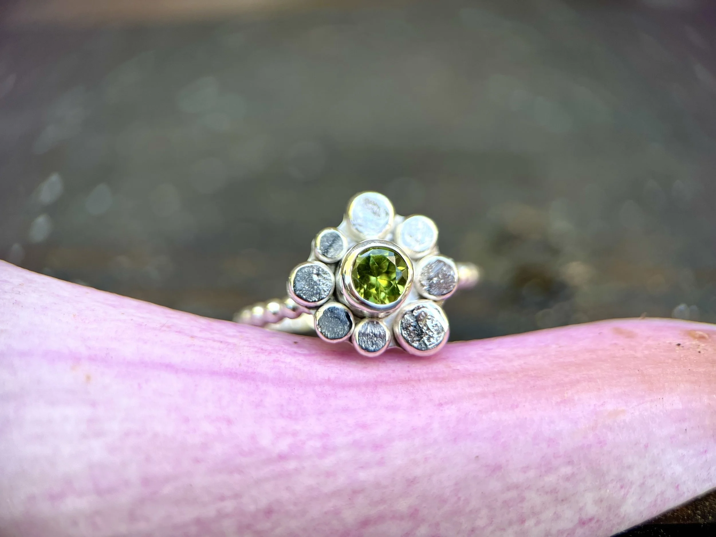 Peridot bloem 3.jpeg