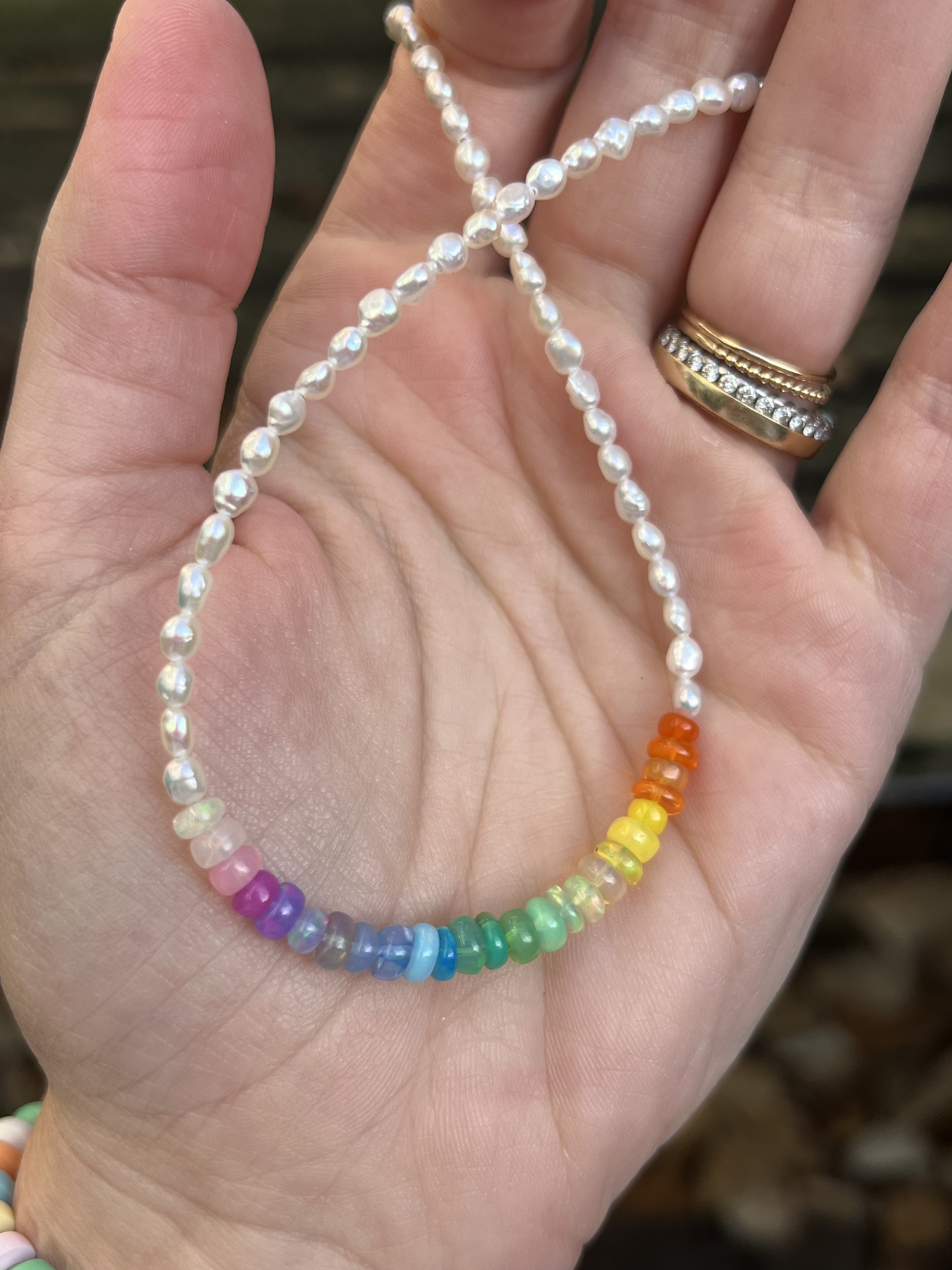 Regenboog opaal collier 5.jpeg