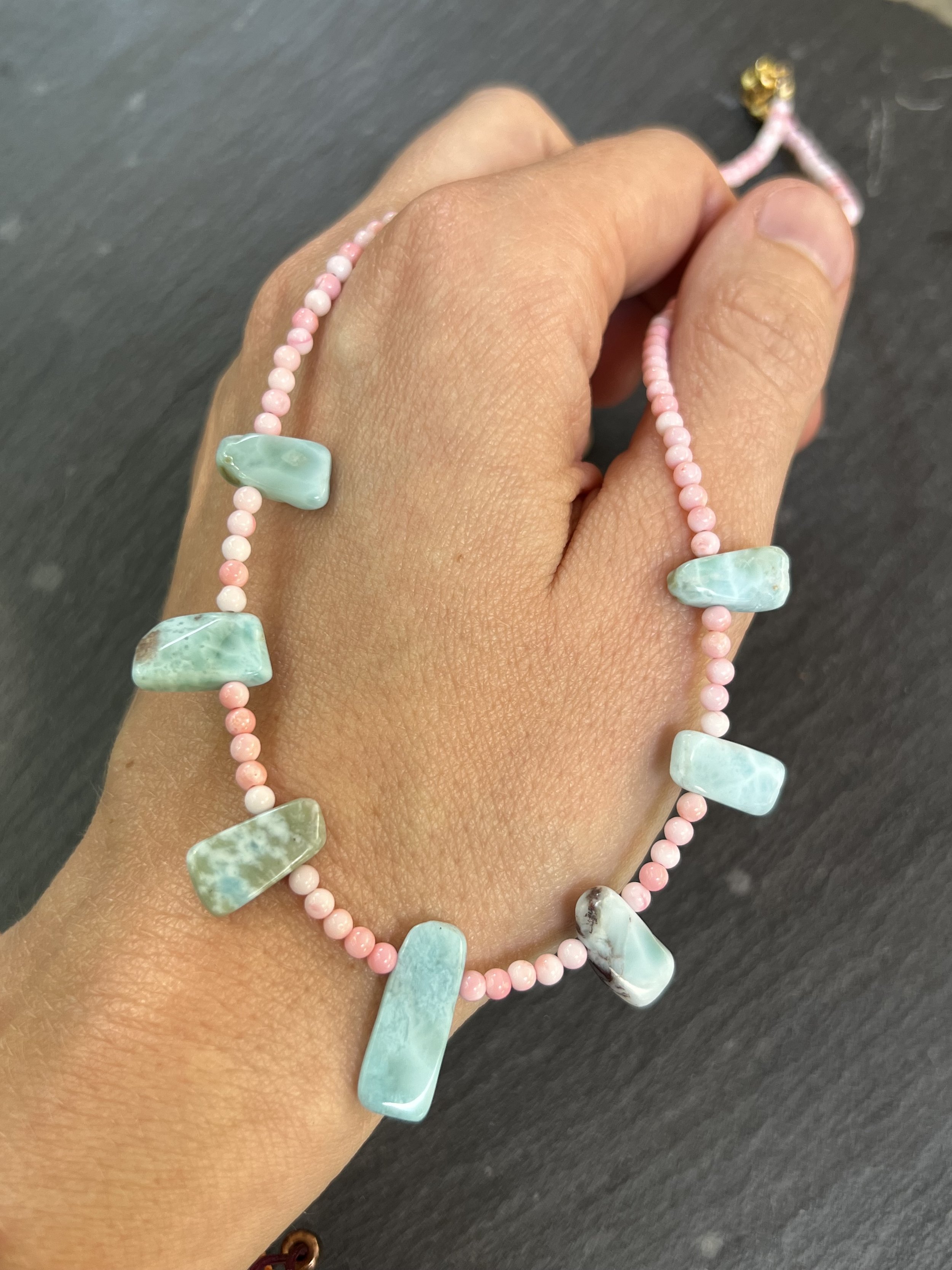 Ketting Queen Conch en Larimar