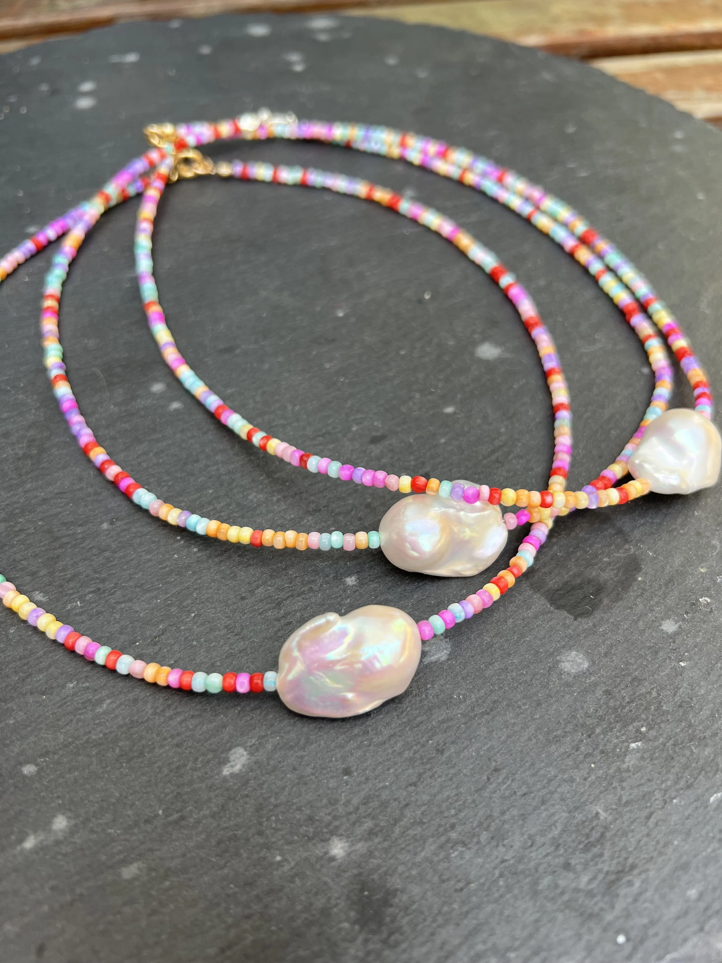 Parelmoer parel gekleurd 4.jpeg