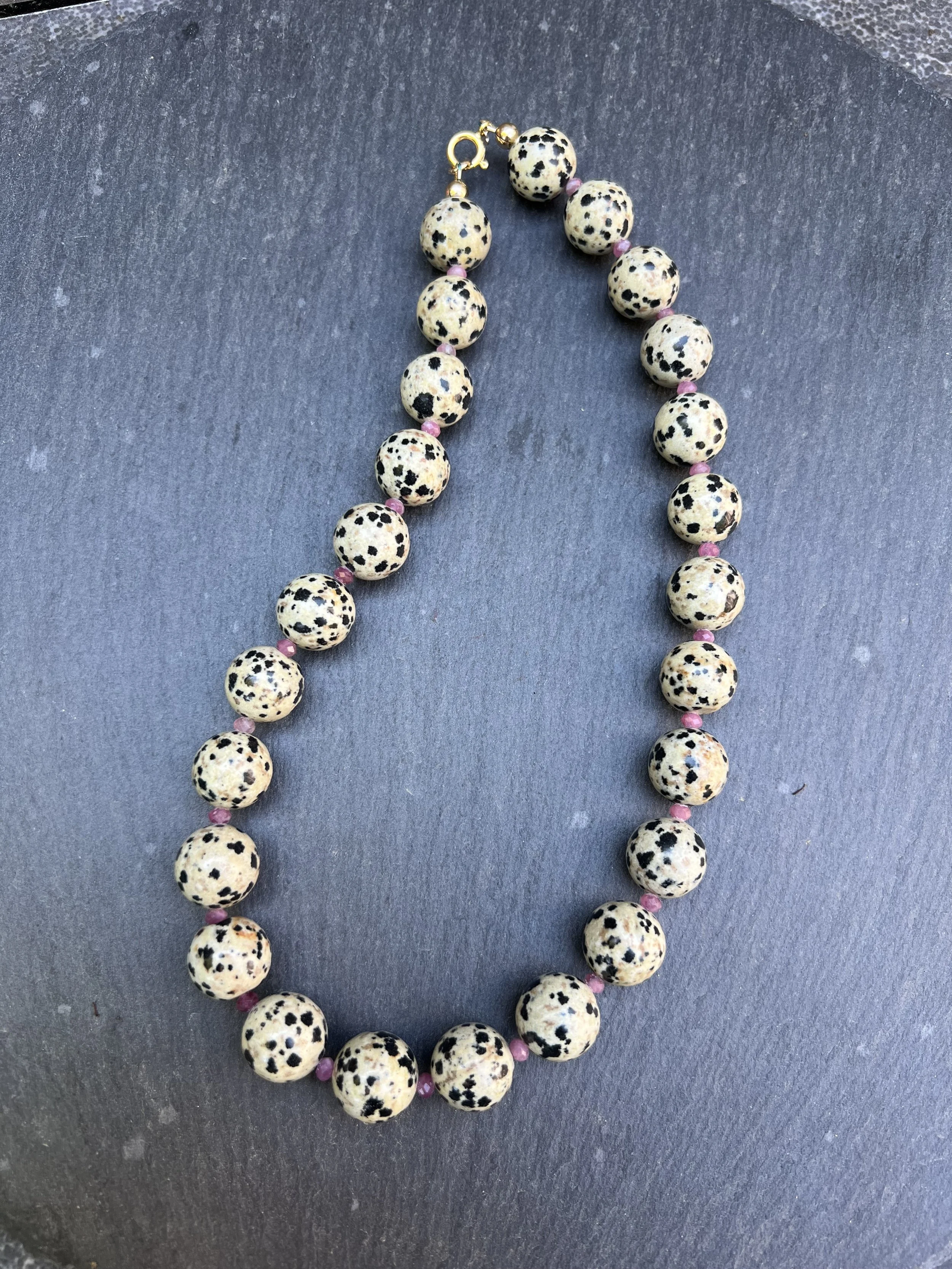 Dalmatier Jaspis ketting 1.jpeg