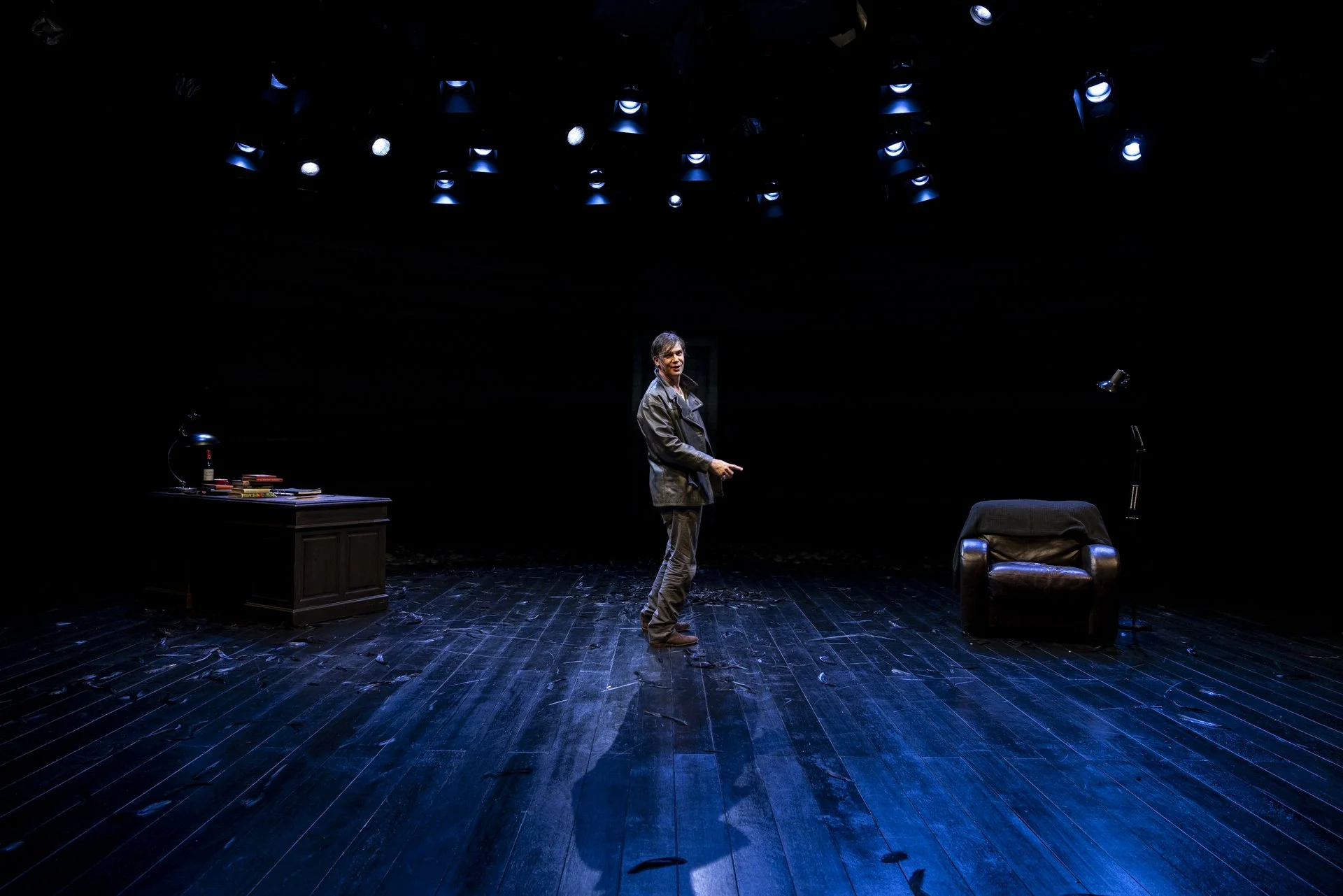 BELVOIR_GriefIsTheThingWithFeathers_Production_PhotoBrettBoardman_012026_Toby Schmitz.jpg