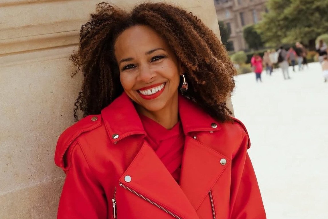 StyldLife CEO Julie Floyd Embodies Effortless Elegance in Paris with Stylist Anna Lavo
