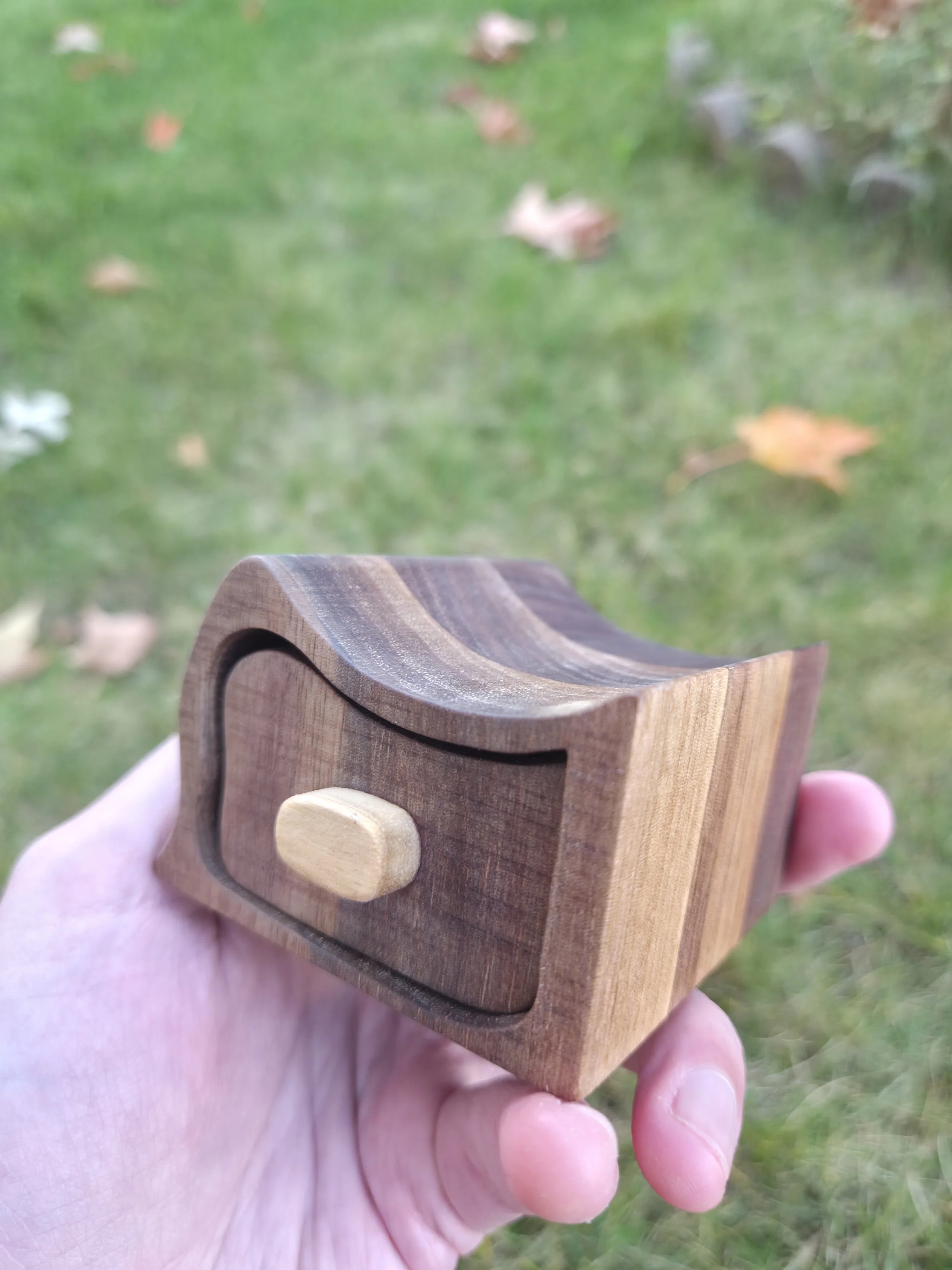 Wooden keepsake box