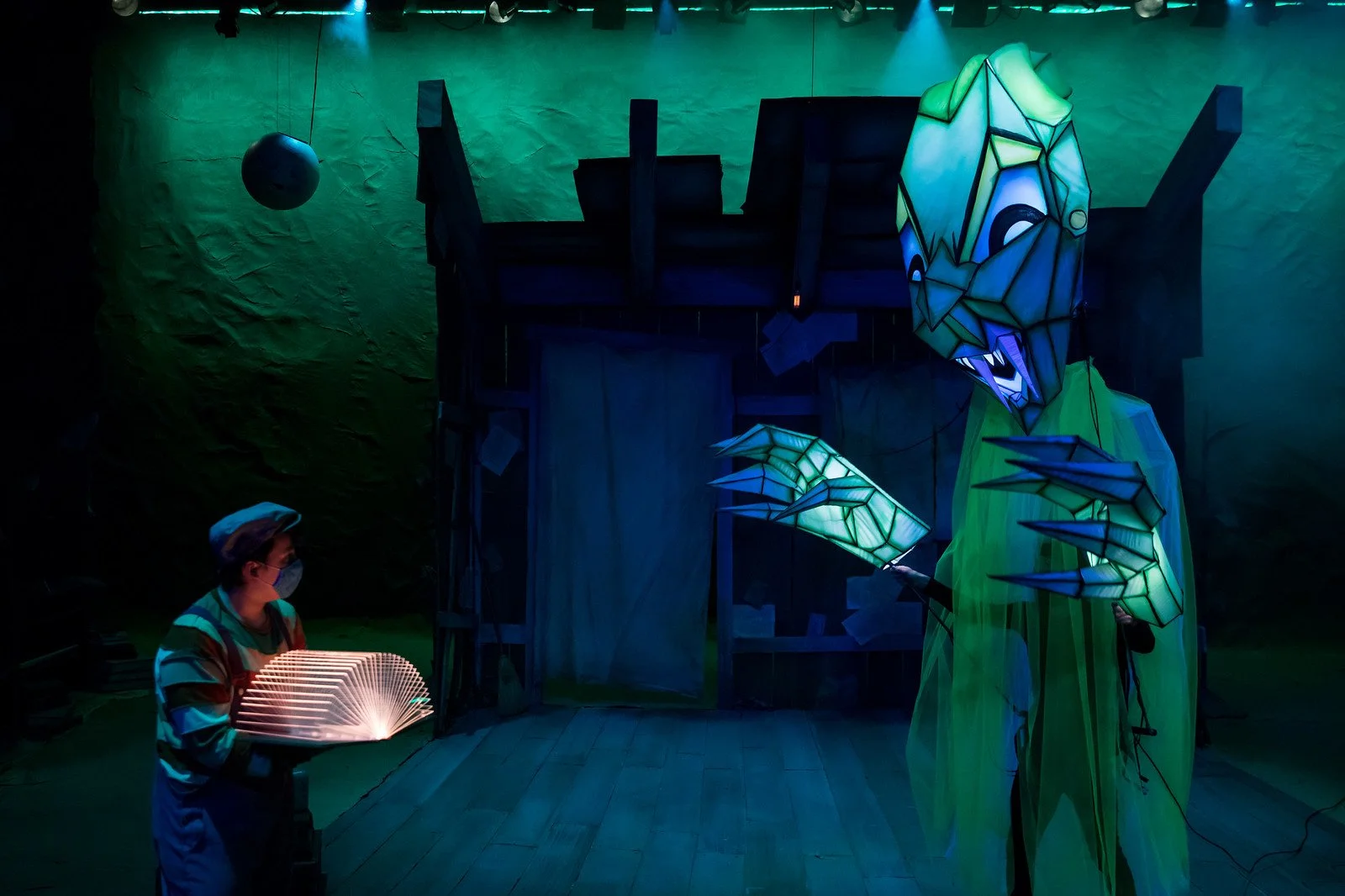 Tomas in Tomas and the Library Lady