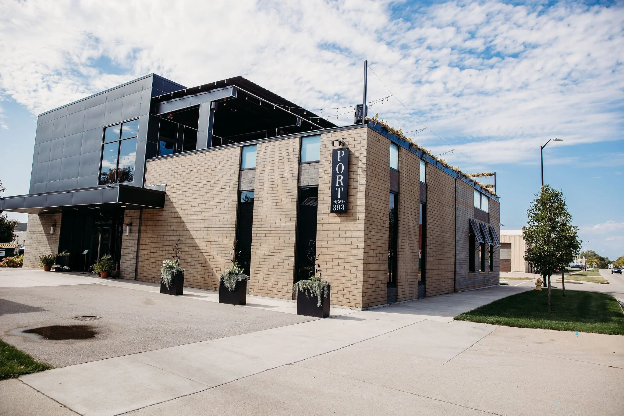 Charla Dee Photos Grand Rapids Chicago Detroit Destination Wedding Photographer Port 393 Holland.jpg