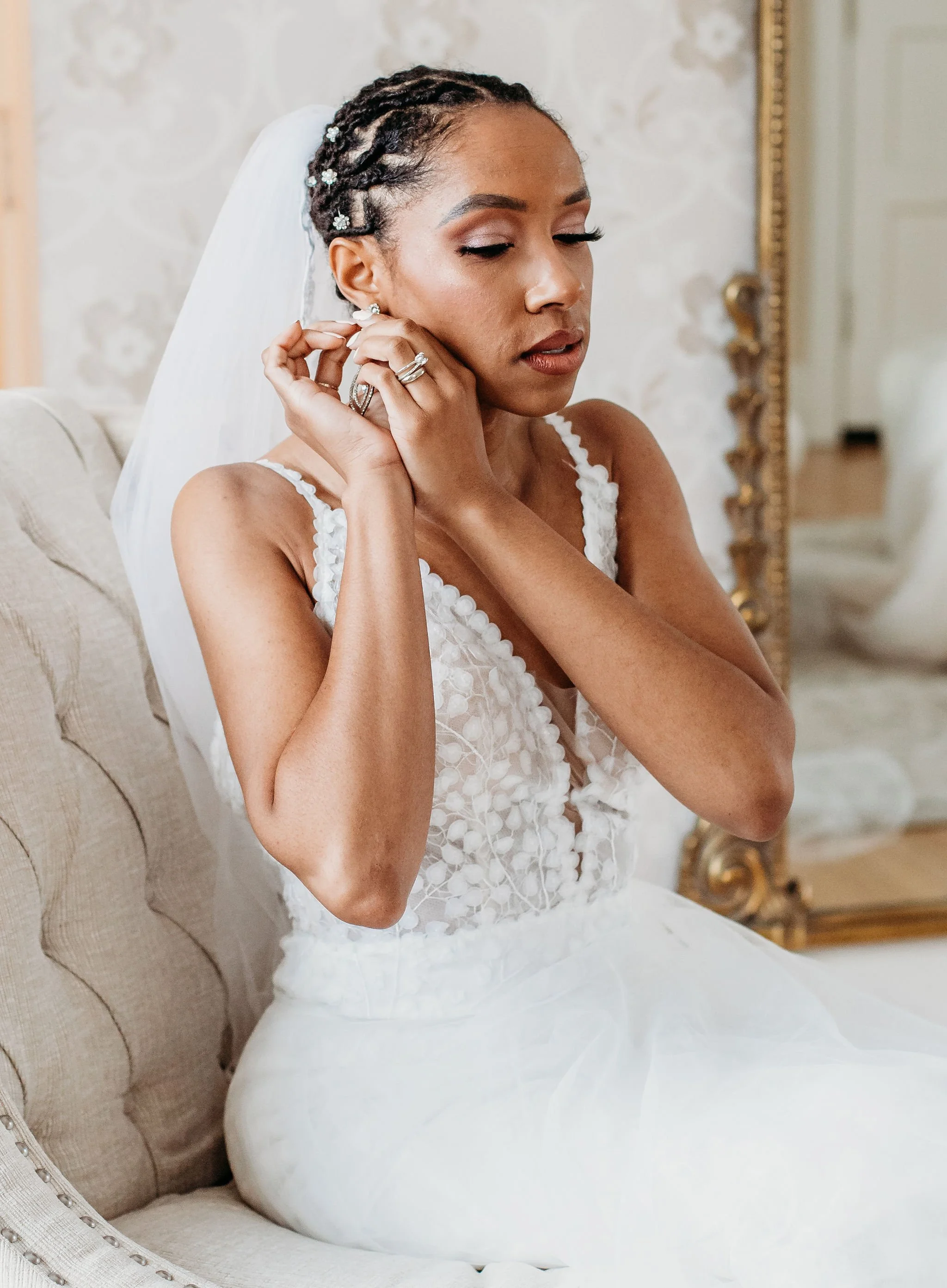 Charla Dee Photos Grand Rapids Chicago Detroit Destination Wedding Photographer Venue3Two 10.jpg