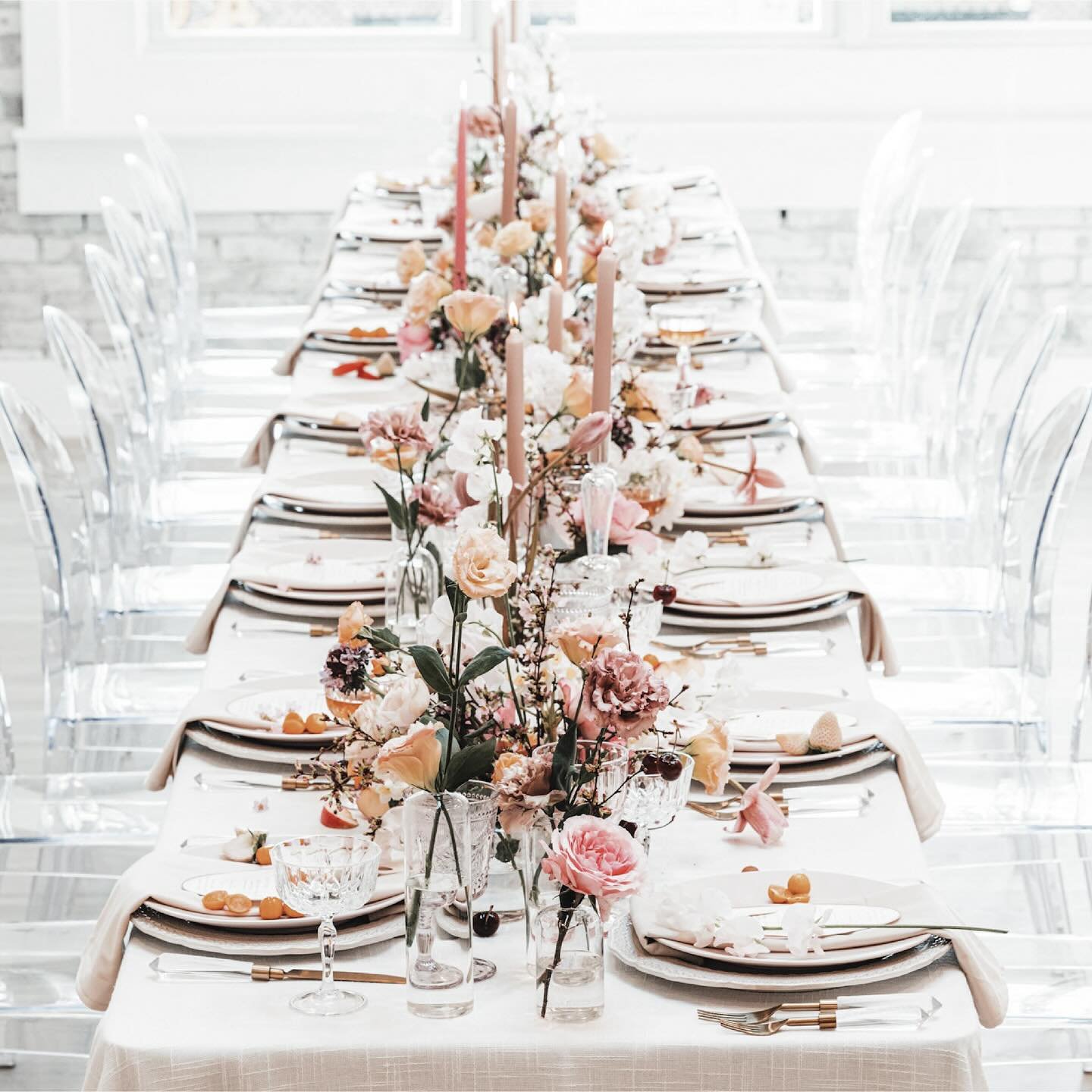 At The Huntington Loft, anything you could possibly think of, we can make happen. 

What is your vision? 

Photo @sbphotography.nyc 
Florals @florist.song
Rentals @tabletalkrentals
Place settings @sonnydaysstudio 

#thehuntingtonloft #eventspace #hun