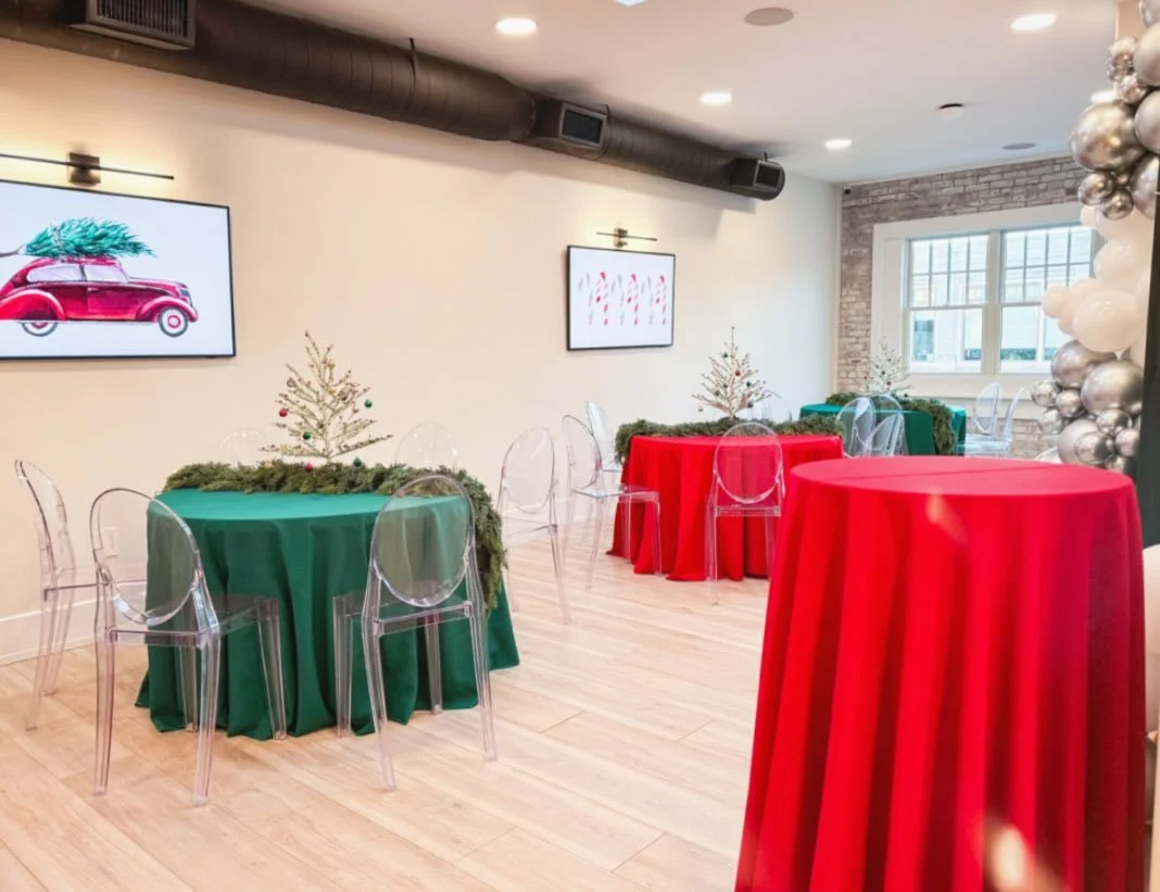 The holidays are in full swing, and The Huntington Loft is dressed for the season ✨
Styled for a cozy yet elevated holiday gathering with festive tables, warm details, and a bright, modern feel &mdash; right in the heart of downtown Huntington.
Perfe