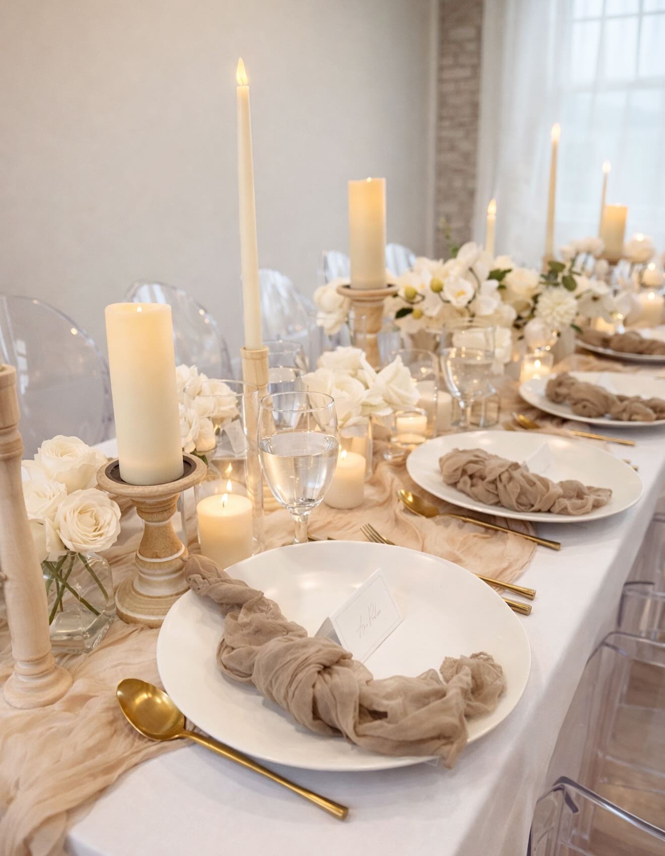 Refined details for a love worth celebrating.
An intimate bridal shower, thoughtfully styled at The Huntington Loft.

Decor @tccollectivedesign 
Tableware + linens @thehuntingtonloft 

#LuxuryBridalShower #TheHuntingtonLoft #longislandbride #bridetob