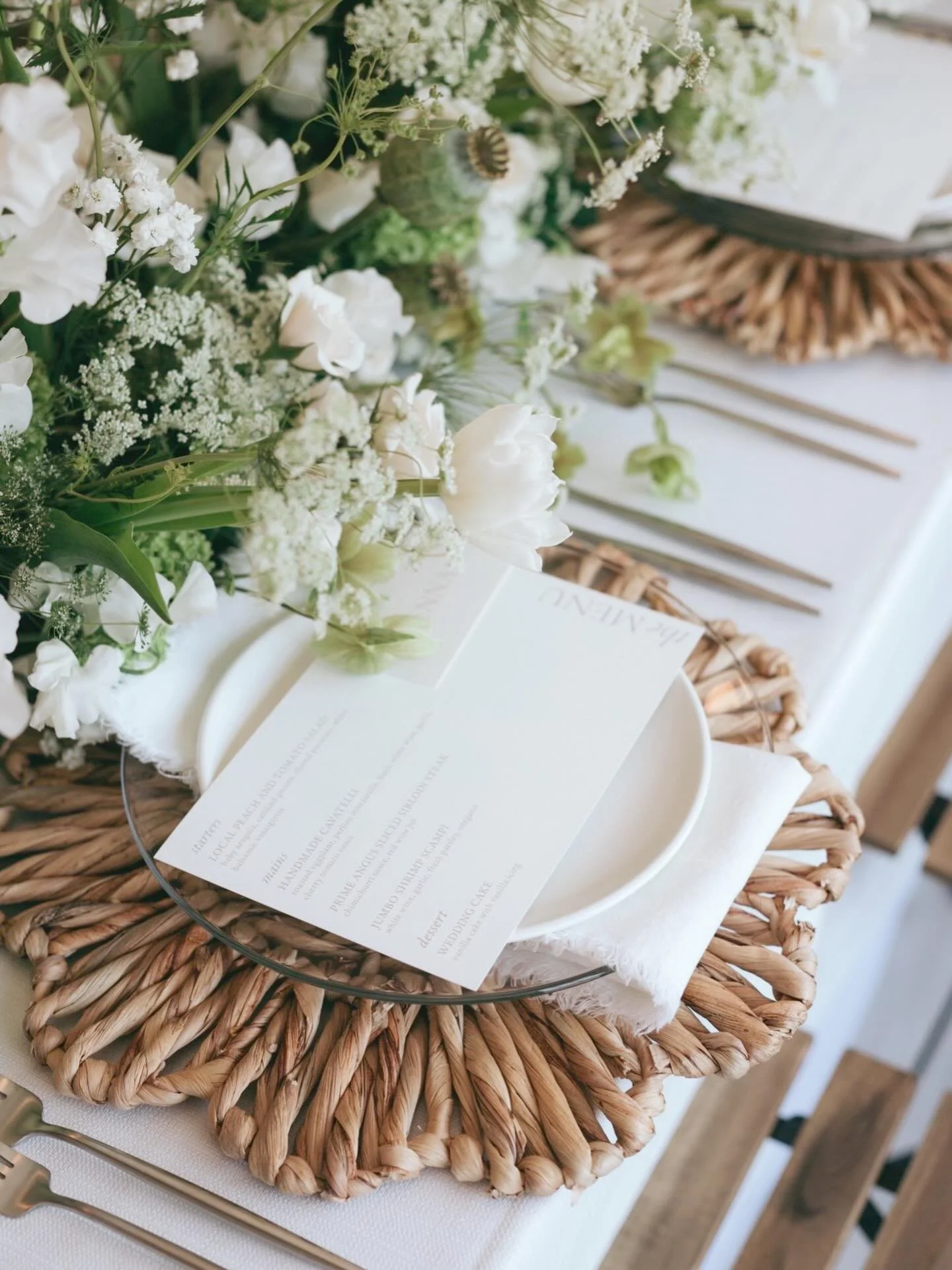 Where texture meets intention.
Soft florals. Layered neutrals.
A table designed to feel as beautiful as the moments shared around it. 🤍

#thehuntingtonloft #longislandevents #longislandvenue #longislandwedding #weddingdetails