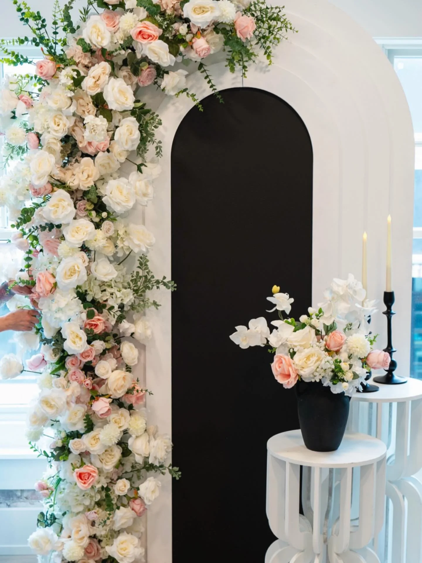Where beautiful spaces meet inspiring women 🤍

Loved hosting Babes in Business at The Huntington Loft &mdash; an afternoon of connection, creativity, and community.

Host @babesinbusinesslongisland 
Backdrop &amp; decor @tc.collective
Photos @paolap