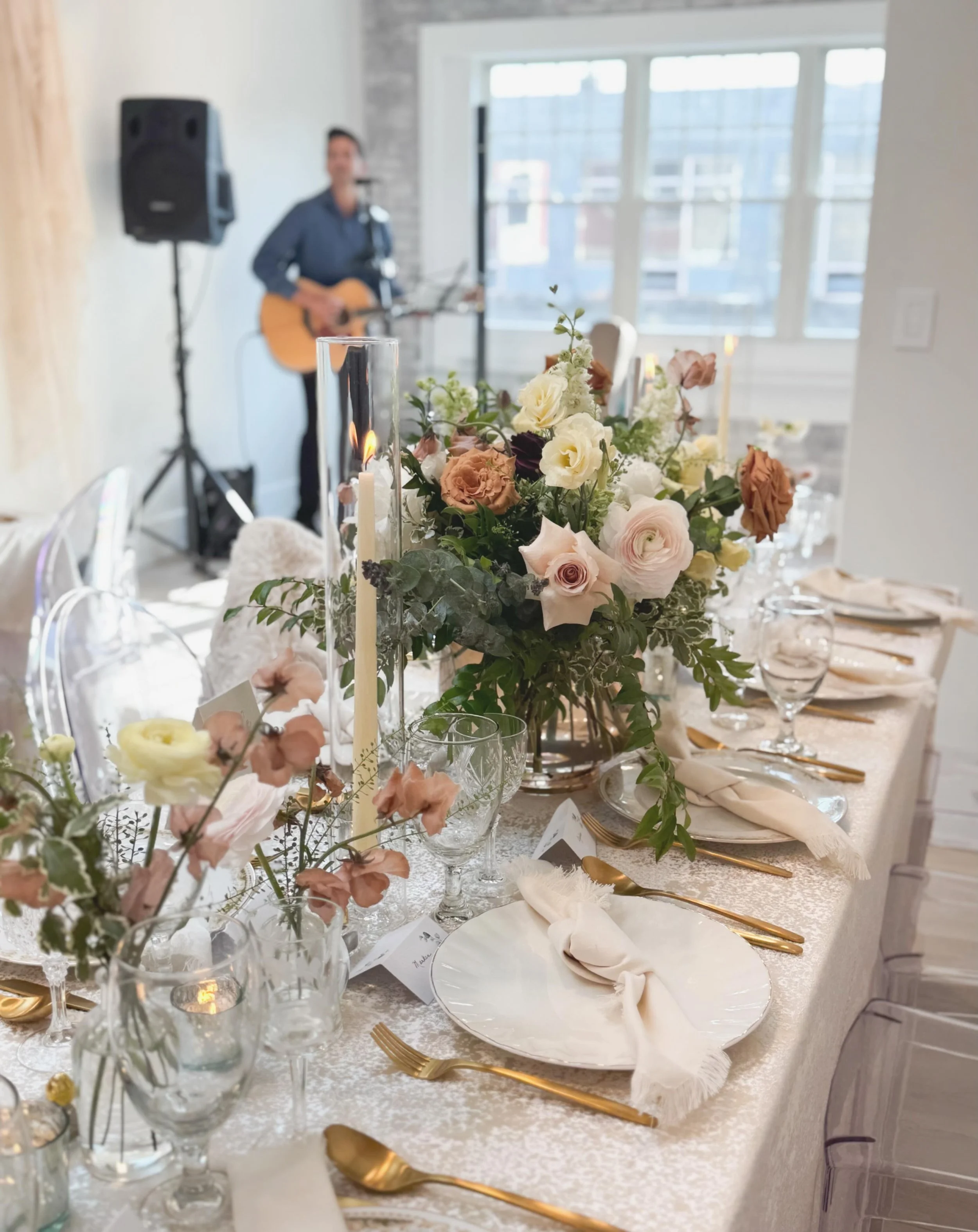 Proof that small weddings can still make a big impact. 🤍

A beautiful micro wedding at The Huntington Loft featuring live music, thoughtful details, and an unforgettable celebration.

📍 Huntington Village
#TheHuntingtonLoft #MicroWedding #LongIslan