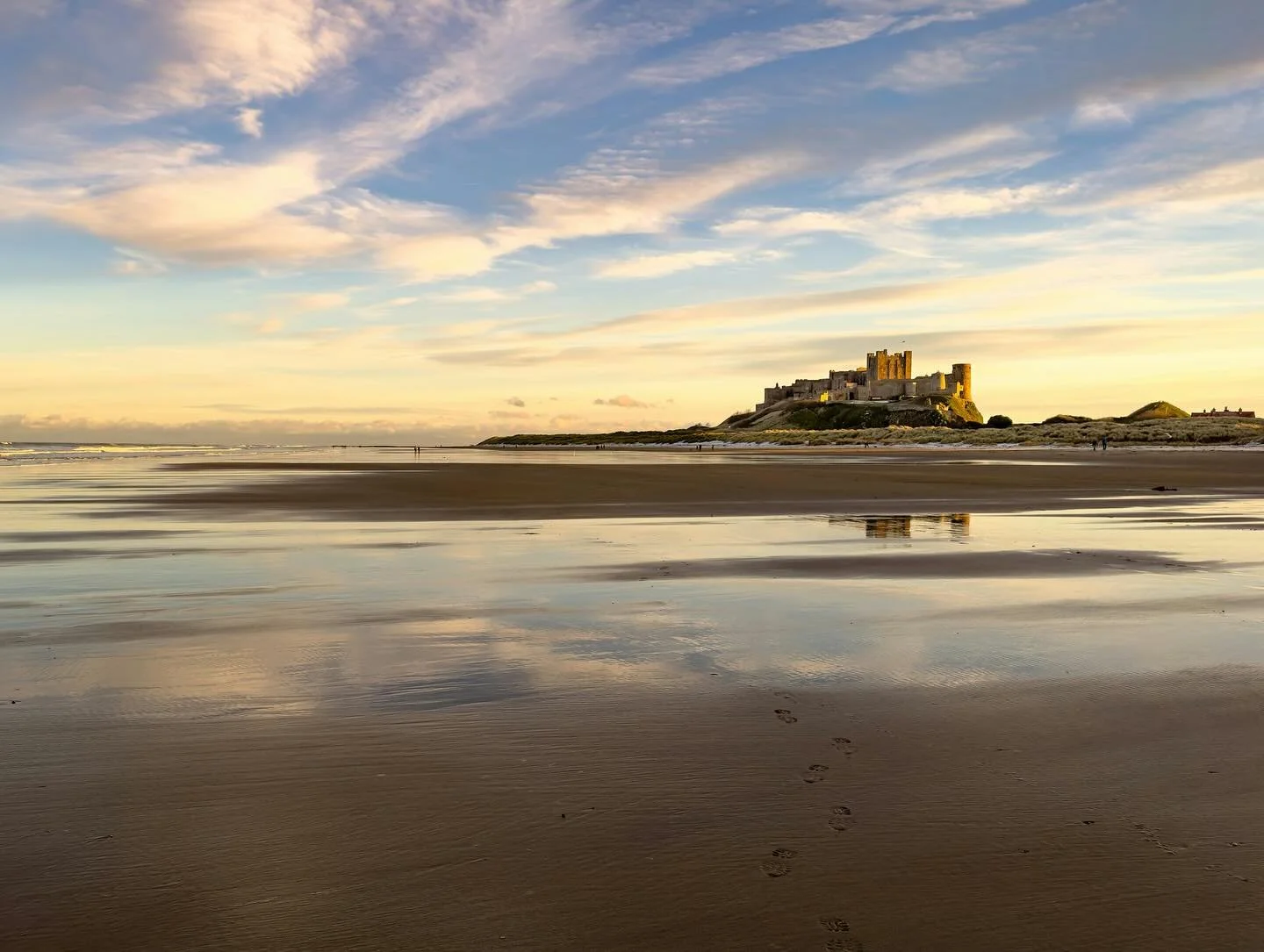 Escape to Northumberland: England&rsquo;s Best-Kept Luxury Secret

Where ancient castles kiss wild coastlines and star-filled skies stretch endlessly above, Northumberland invites you to indulge in a slower, finer kind of travel.

🏰 Stay in an opule