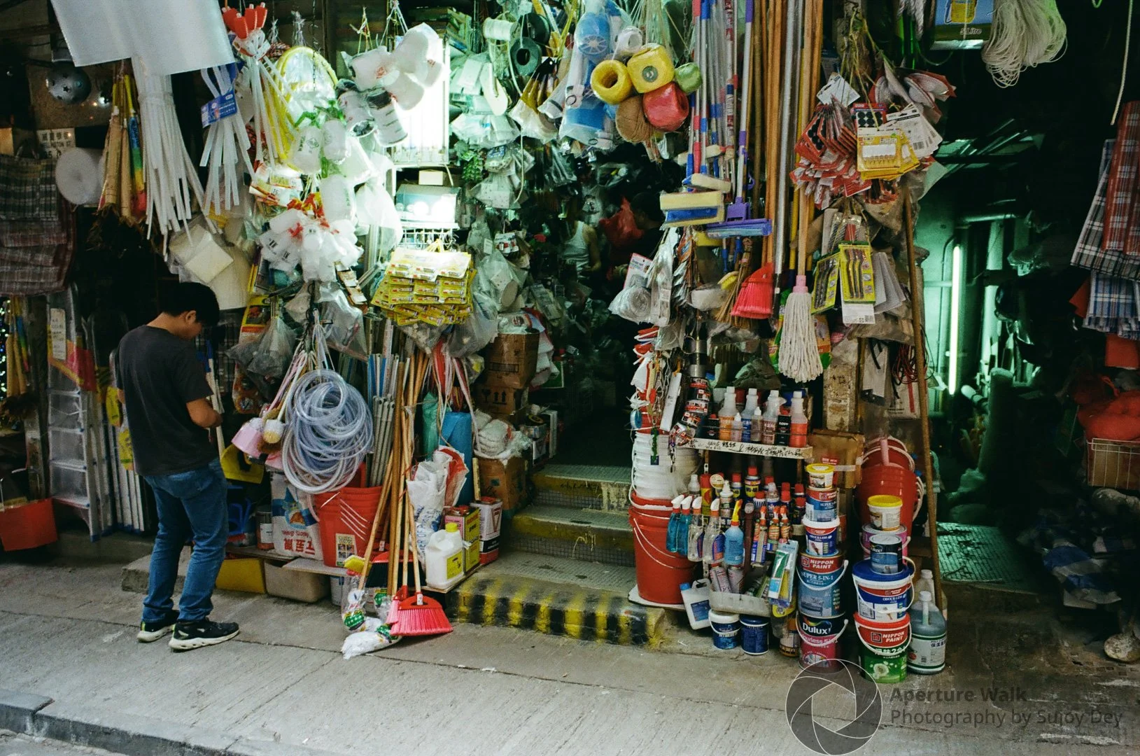 APW-0000184500273130 x 2075.jpg